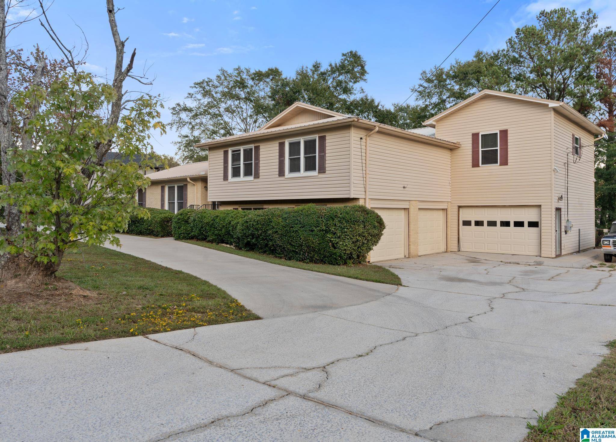 Pelham, AL 35124,611 CROSSCREEK TRAIL