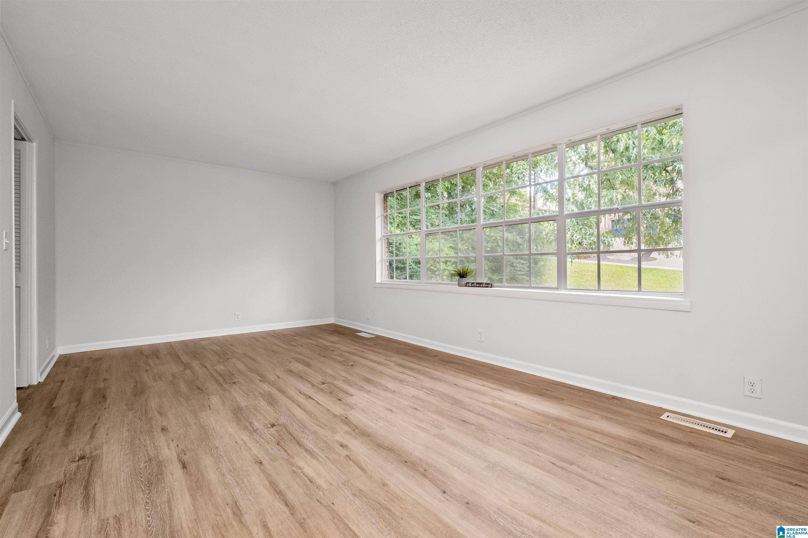 Bessemer, AL 35020,704 DRAKE AVENUE