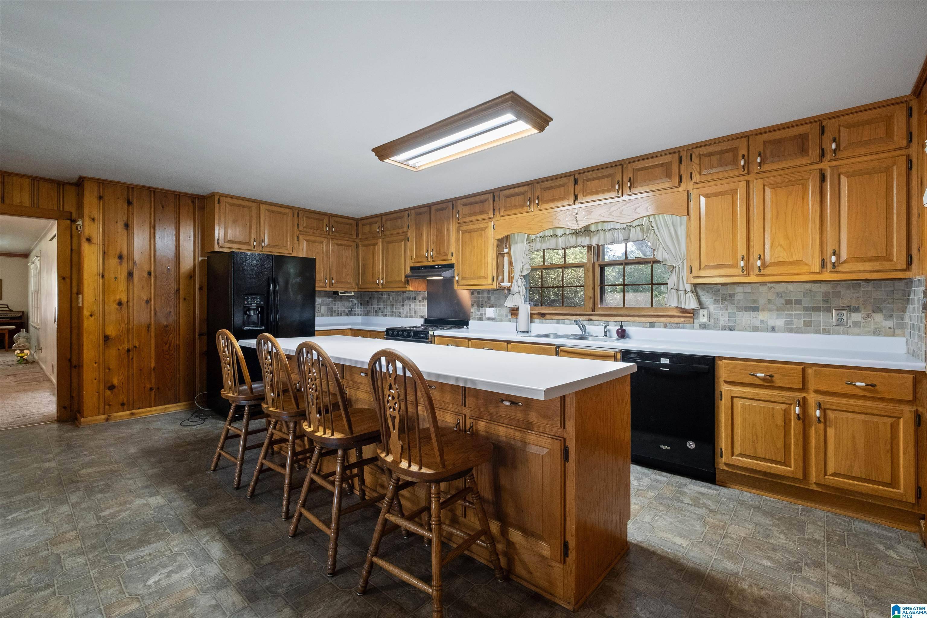 Oxford, AL 36203,211 FLORENCE BOULEVARD