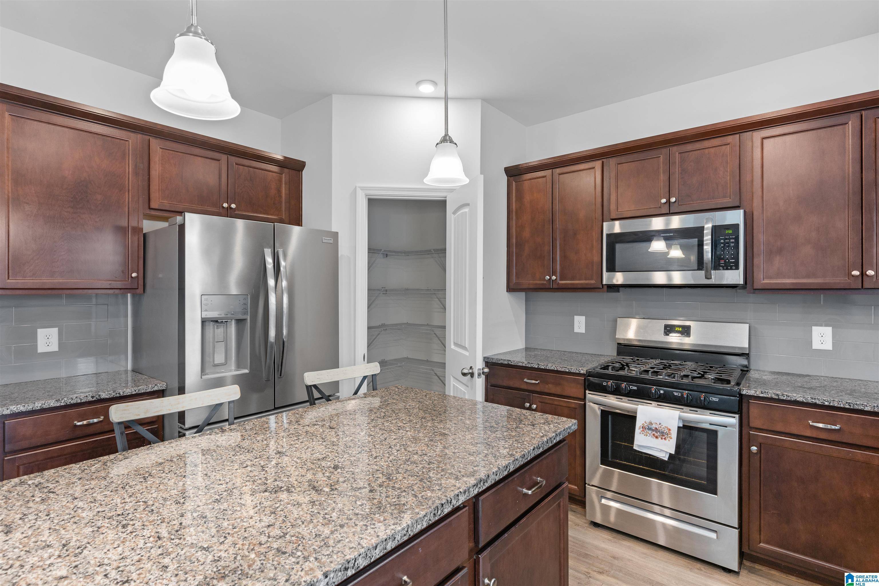 Columbiana, AL 35051,848 RIDGEWAY AVENUE