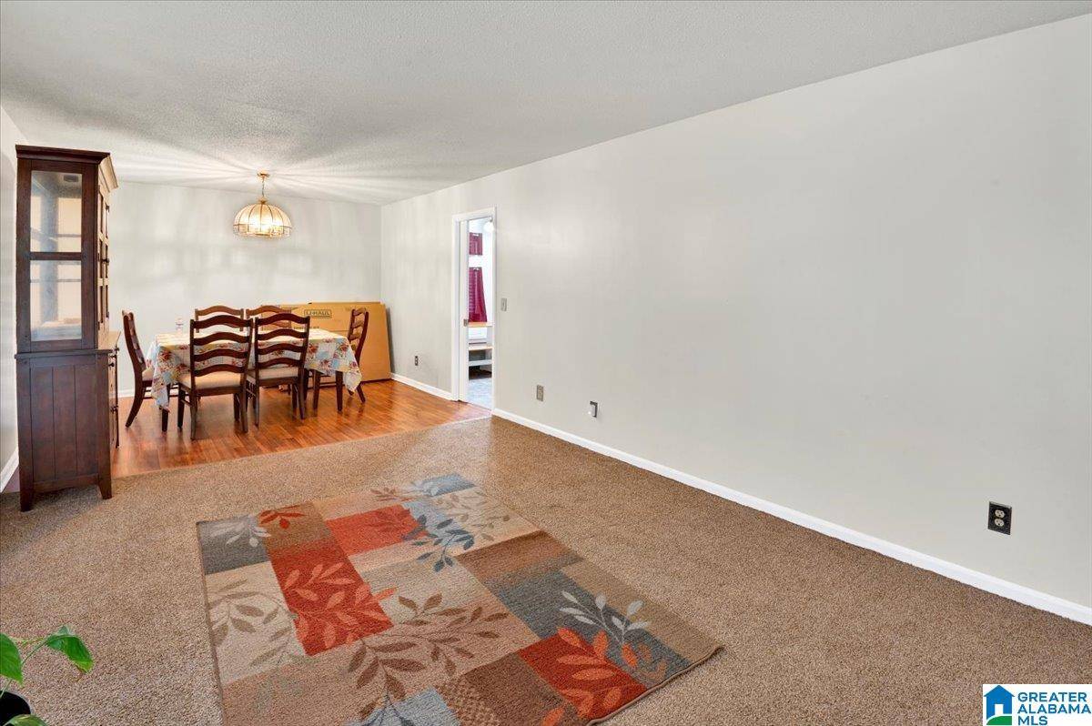 Hueytown, AL 35023,121 LAIRD AVENUE