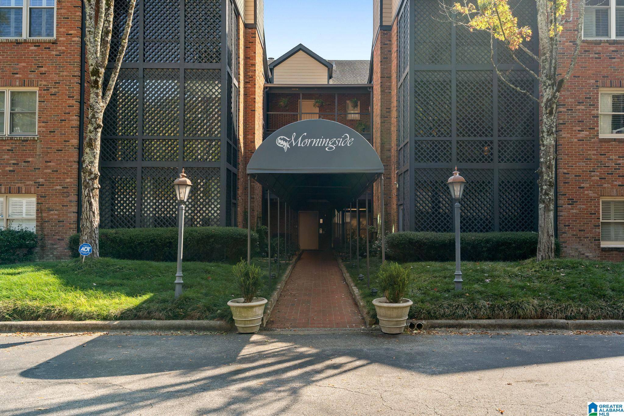 Mountain Brook, AL 35213,206 MORNINGSIDE CIRCLE #206