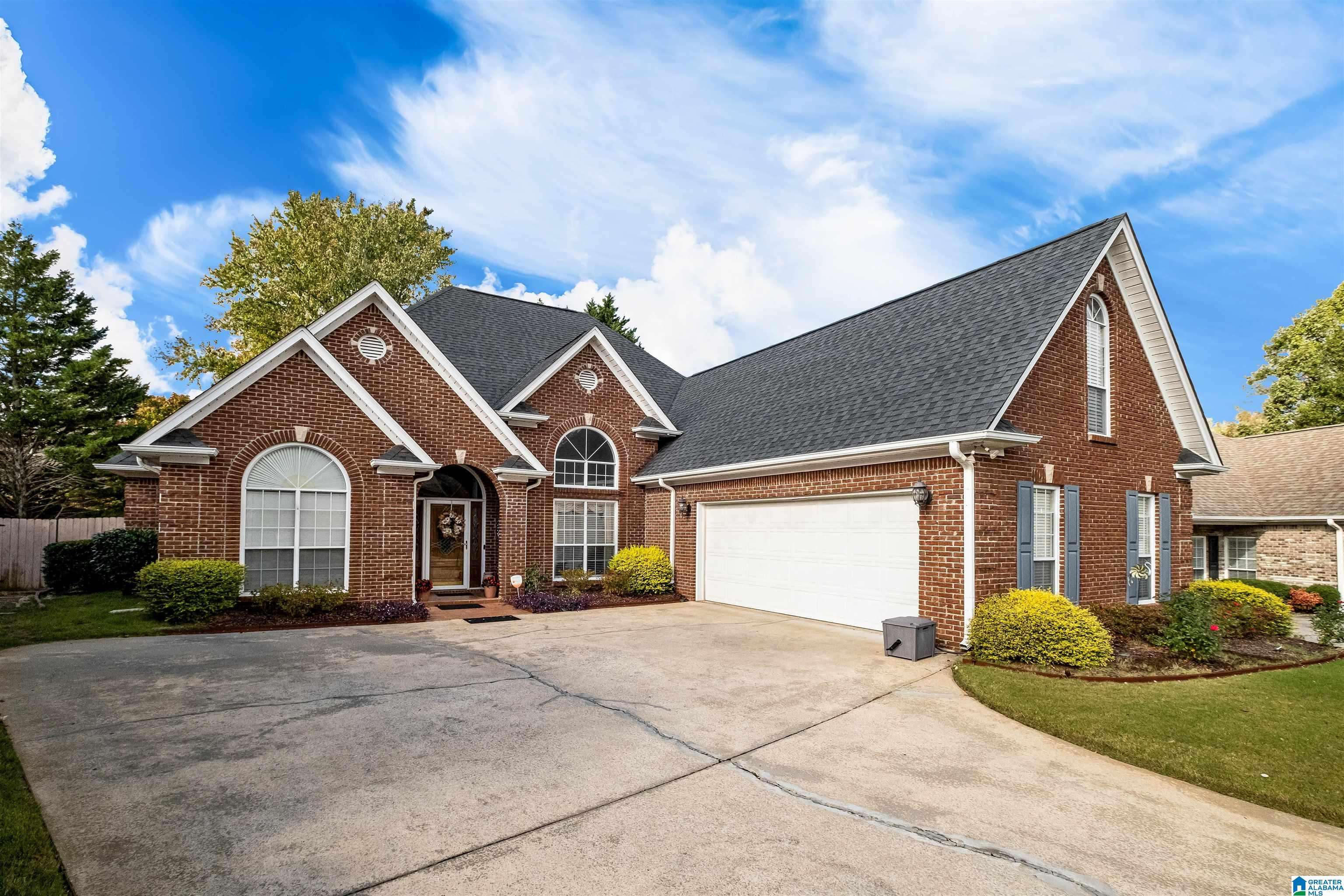 Trussville, AL 35173,220 HIGHLAND CIRCLE