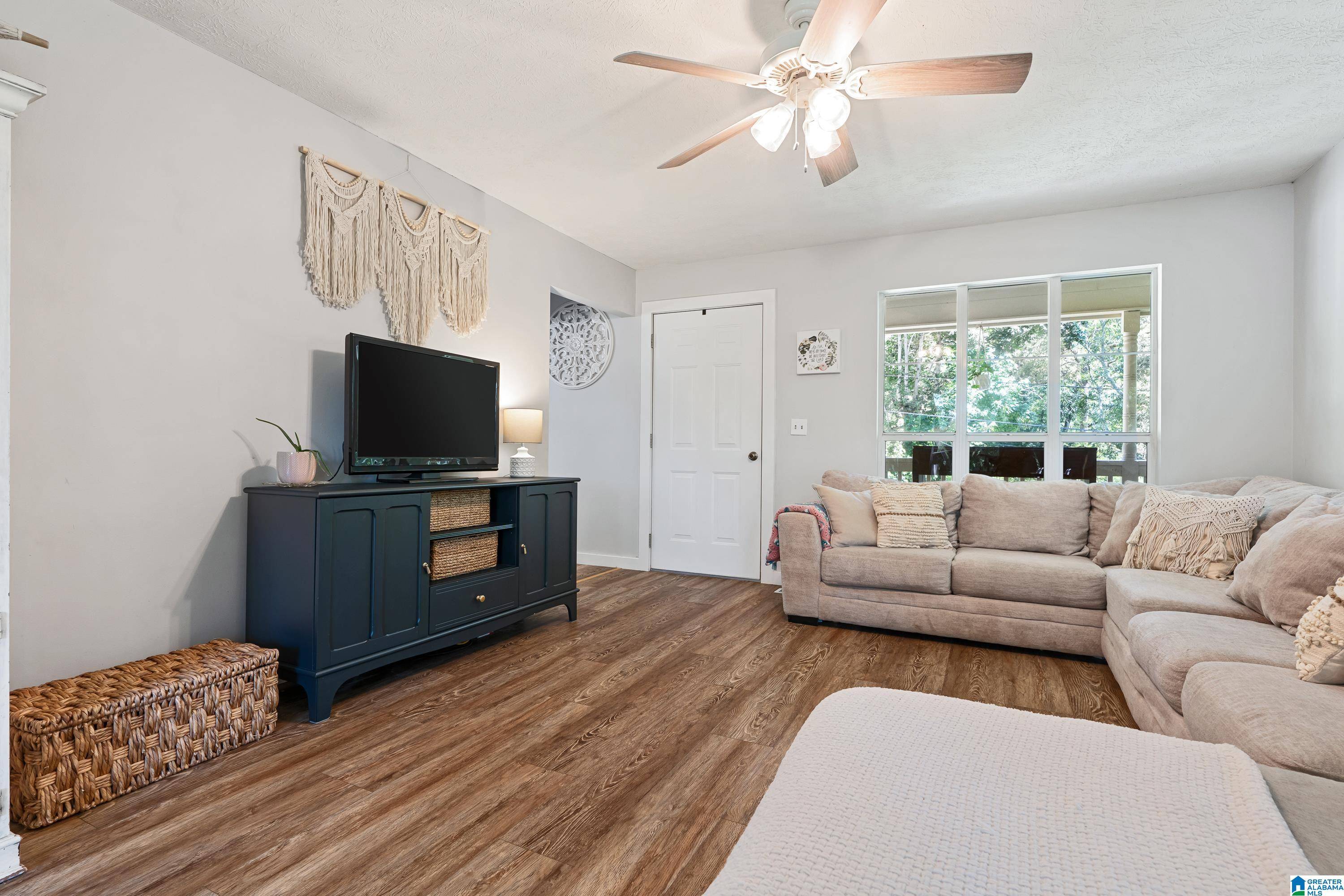 Irondale, AL 35210,929 HITCHING POST LANE