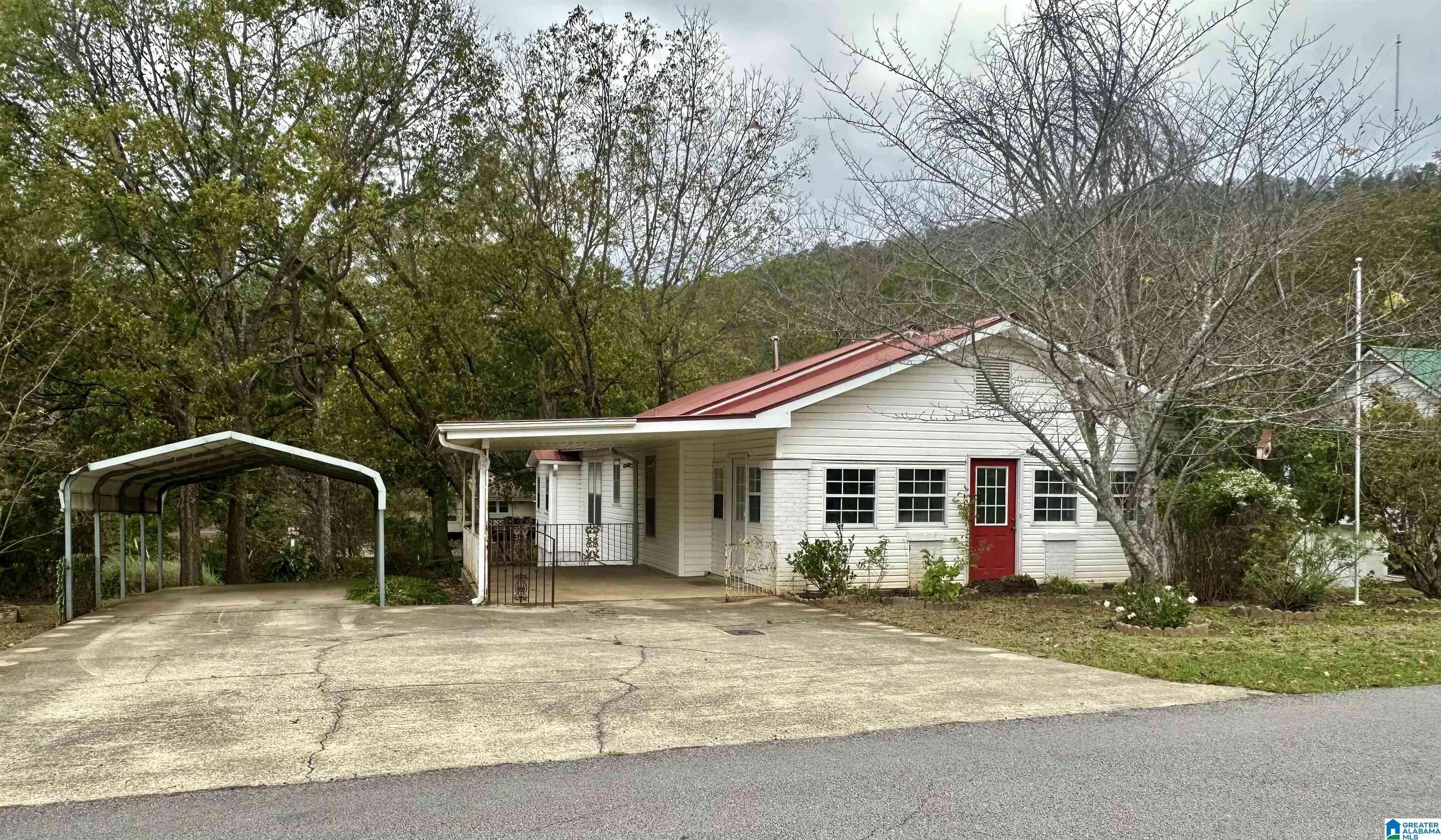 Oneonta, AL 35121,410 W 3RD AVENUE