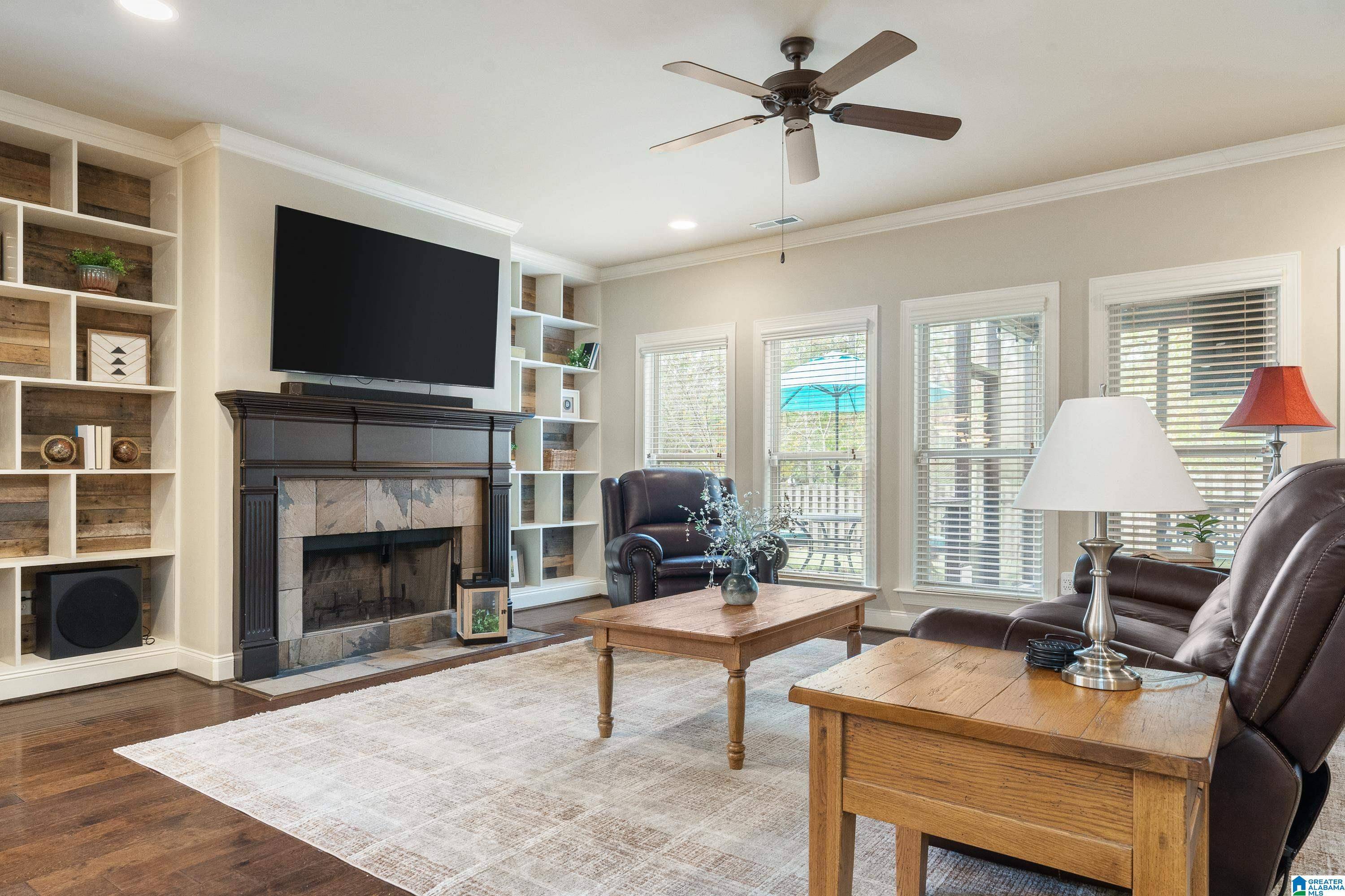 Pelham, AL 35124,215 DUNROBIN COVE