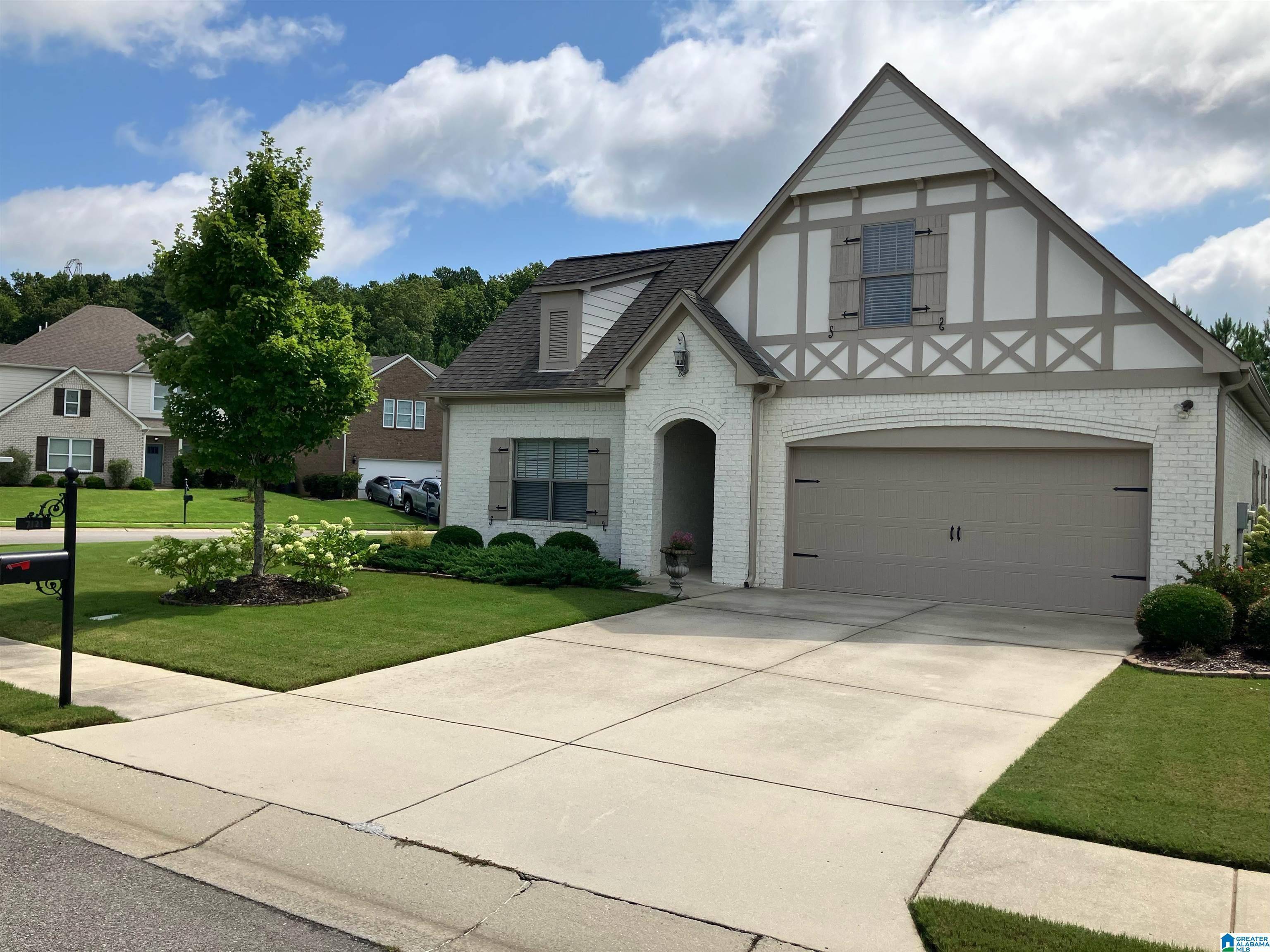 Gardendale, AL 35071,7121 OAK CRESCENT LANE