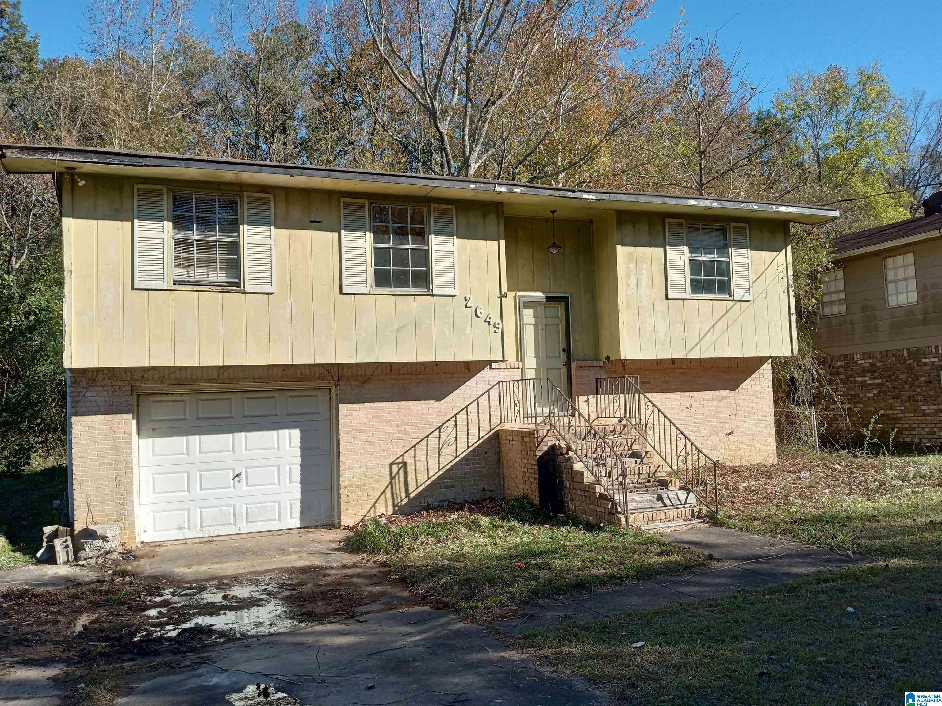 Center Point, AL 35215,2649 6TH STREET NE