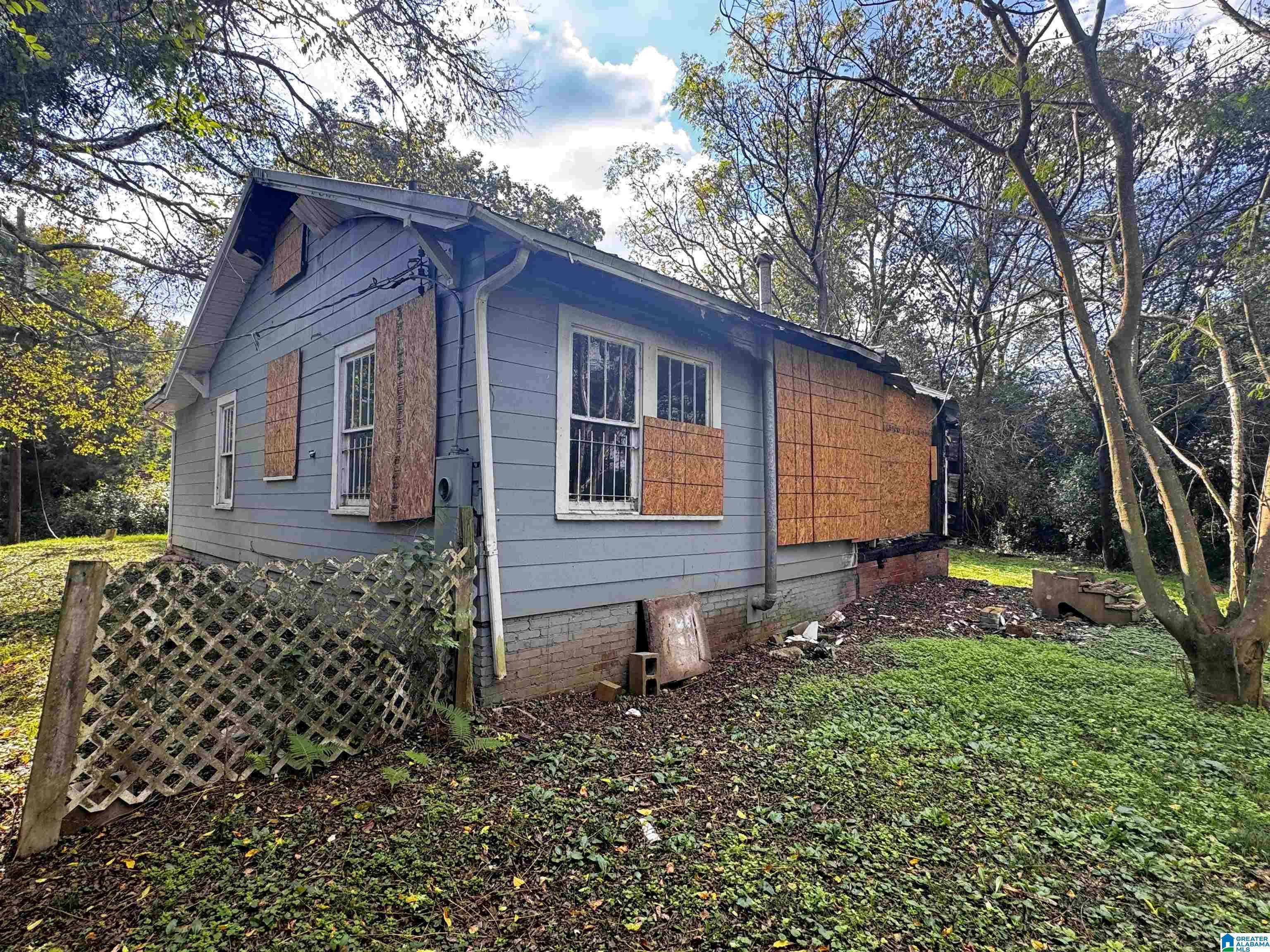 Midfield, AL 35228,1502 9TH AVENUE
