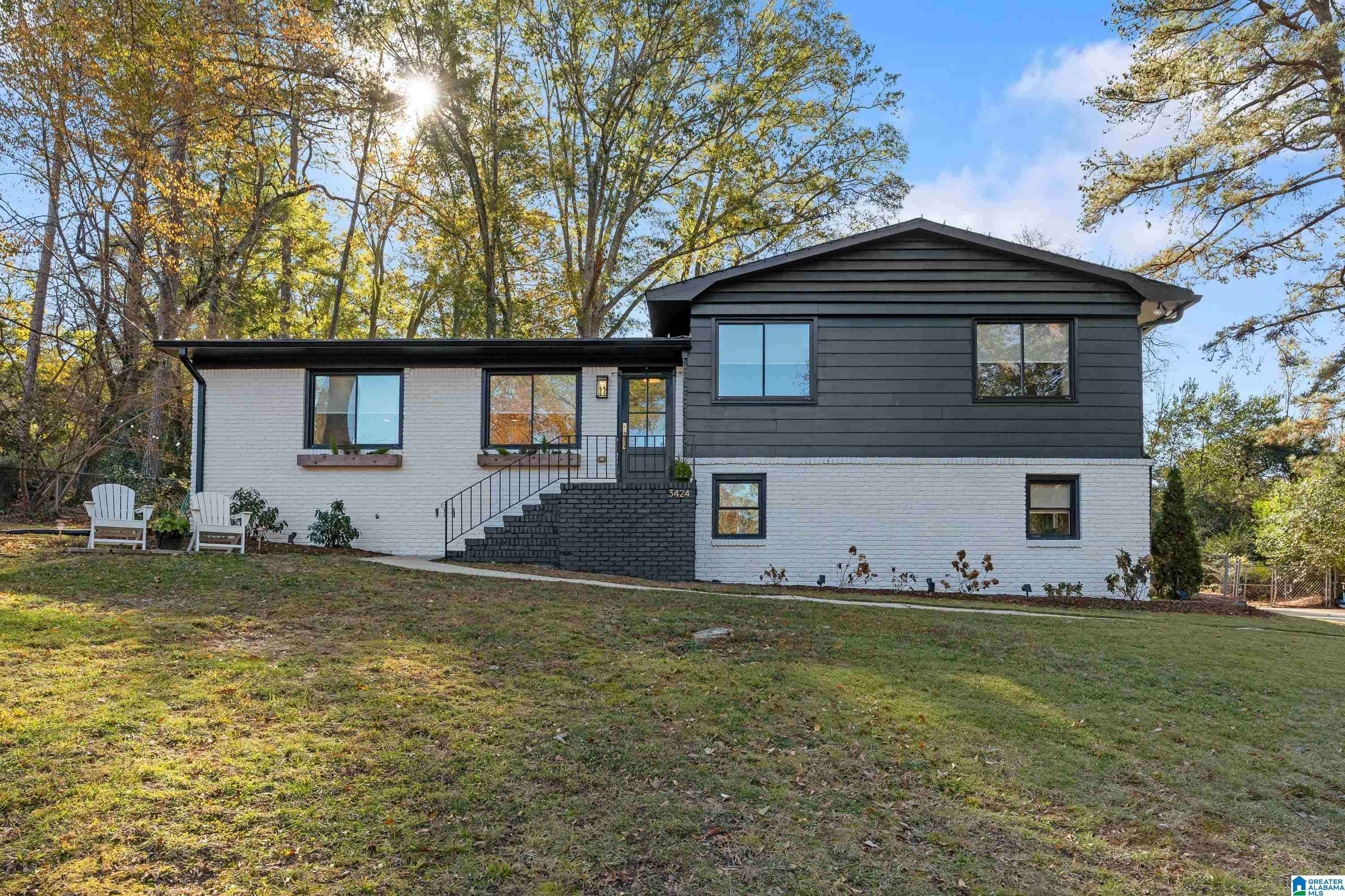 Vestavia Hills, AL 35243,3424 RIDGE DELL CIRCLE