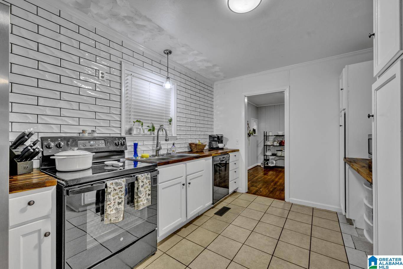 Oneonta, AL 35121,10 PINE CIRCLE