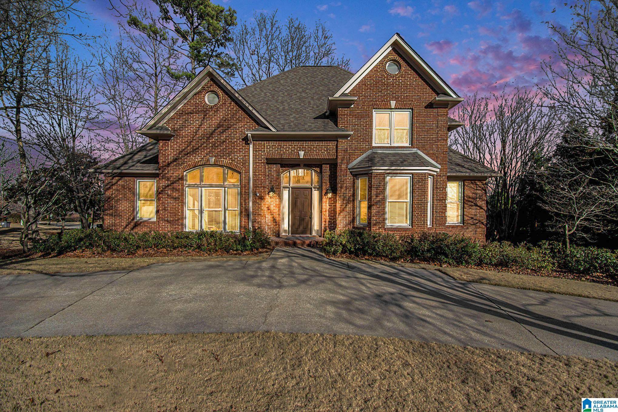 Hoover, AL 35226,621 LAKE CREST DRIVE