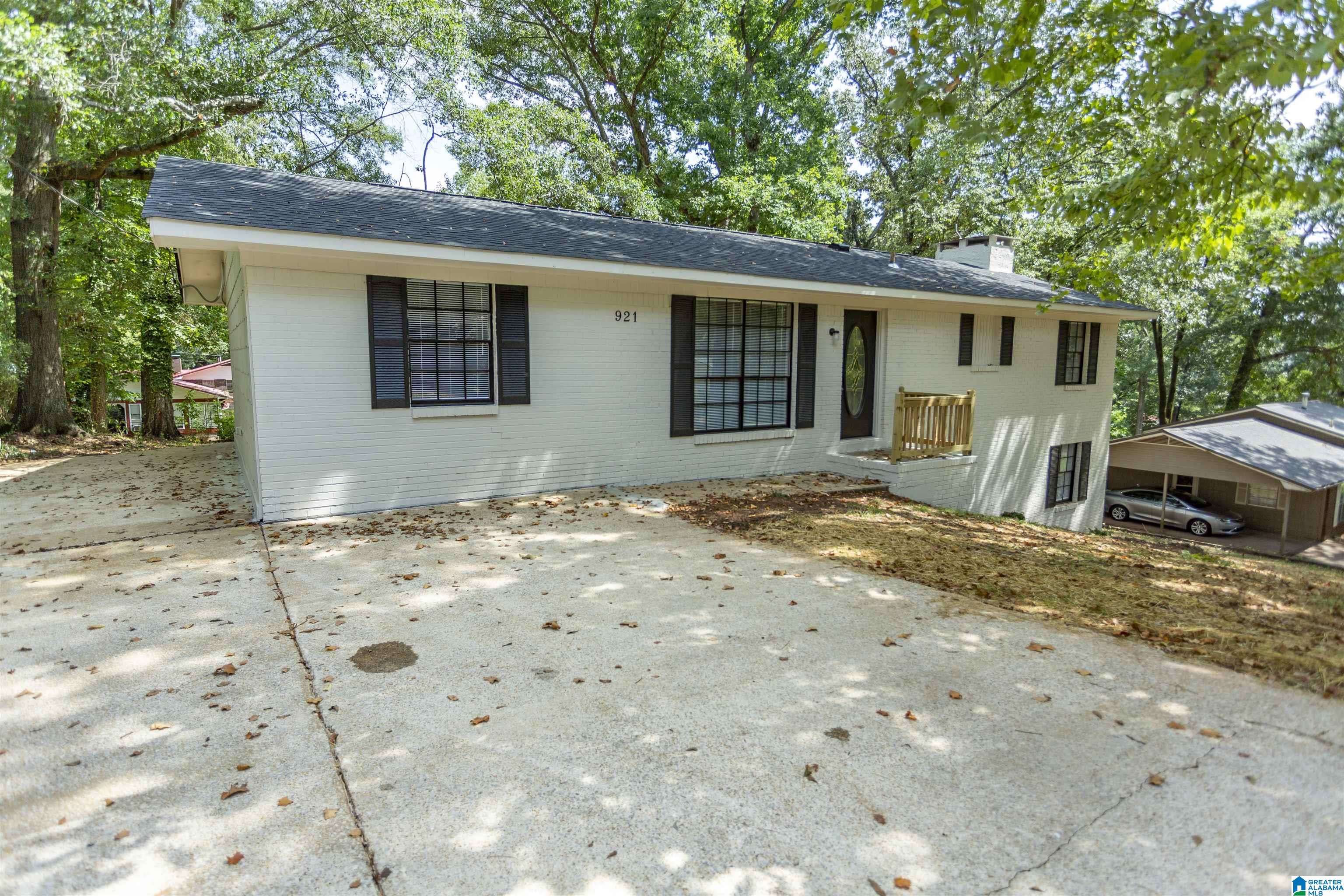 Hueytown, AL 35023,921 ARCADIA CIRCLE