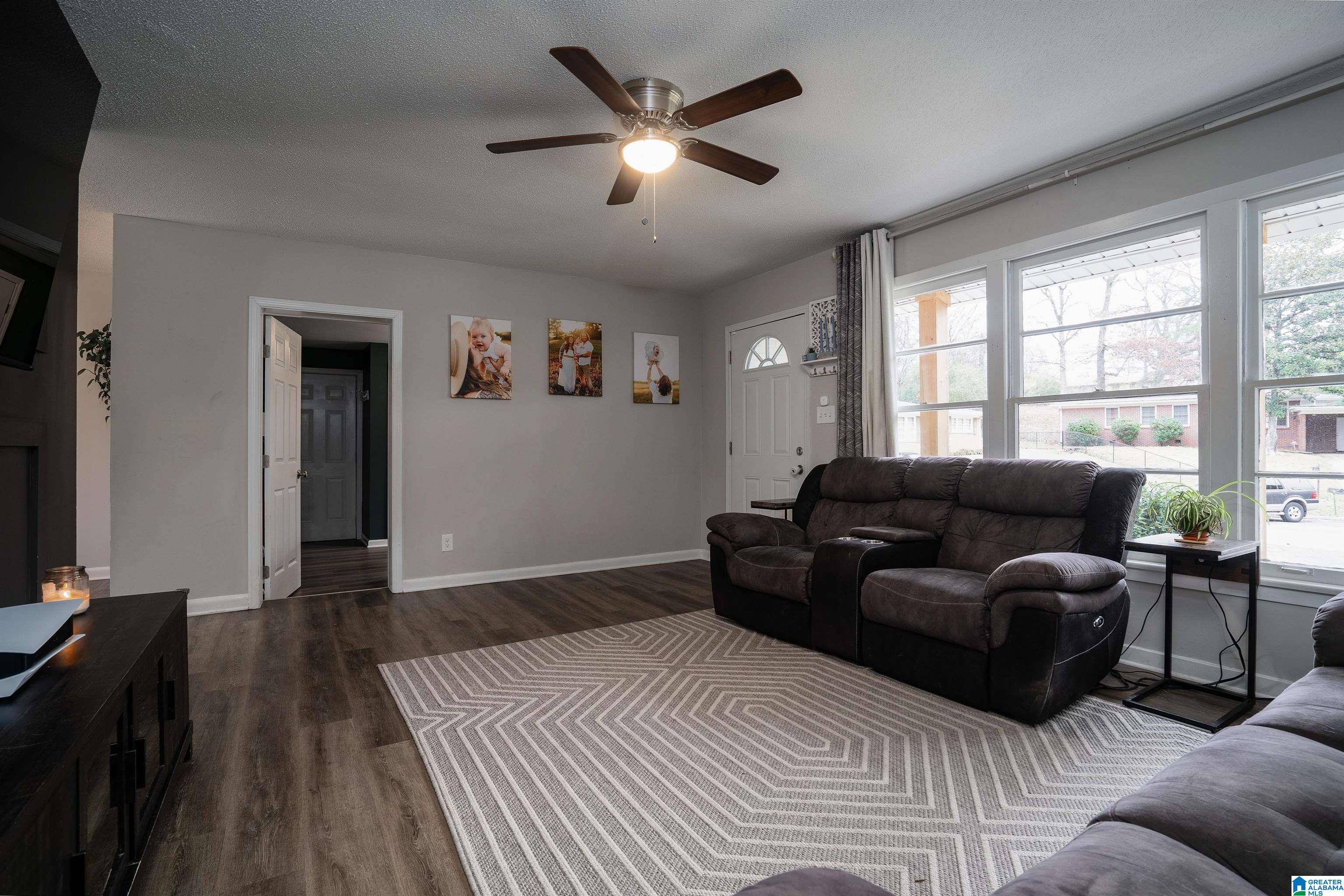 Fairfield, AL 35064,905 GLEN OAKS CIRCLE