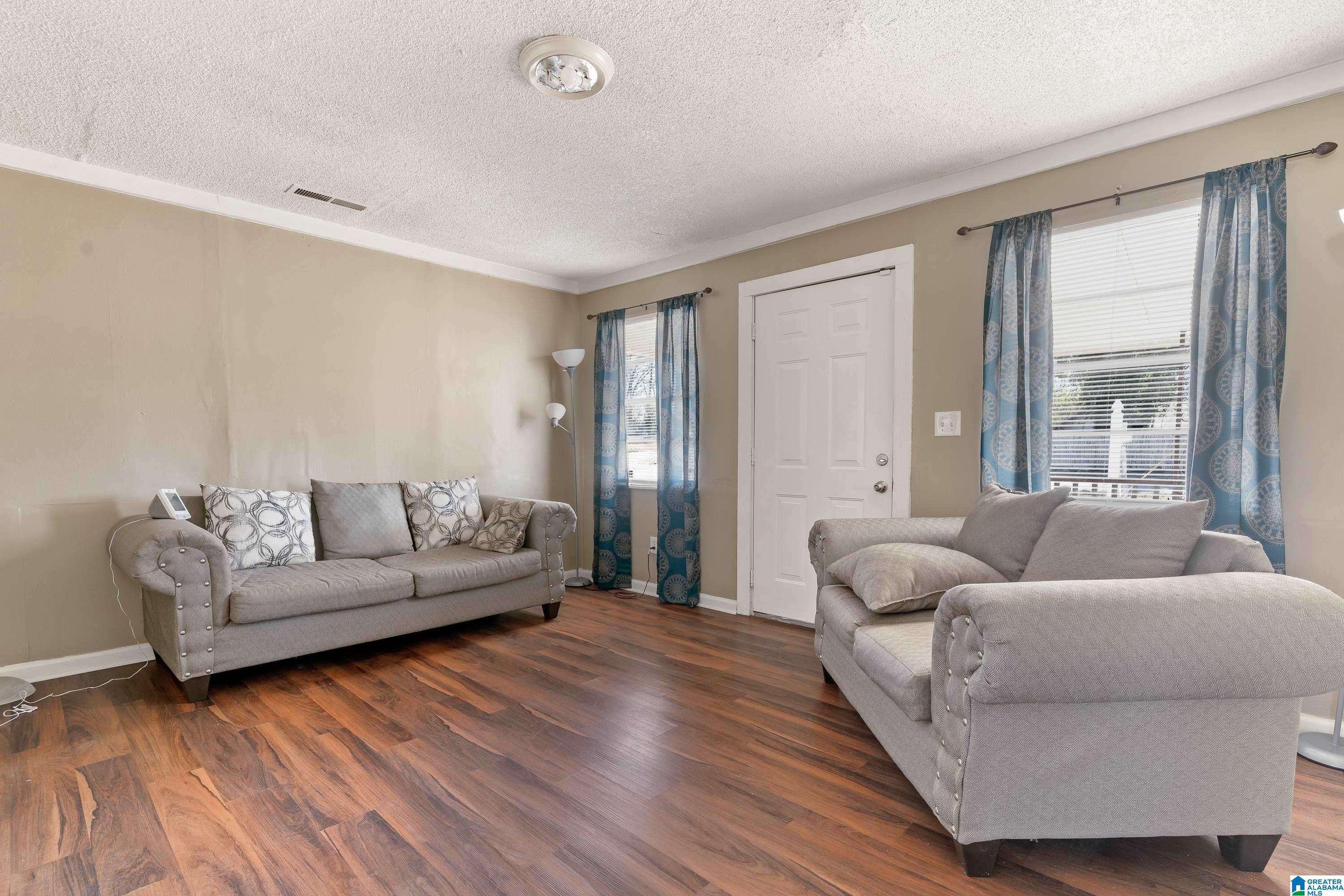Midfield, AL 35228,41 HOADLEY STREET