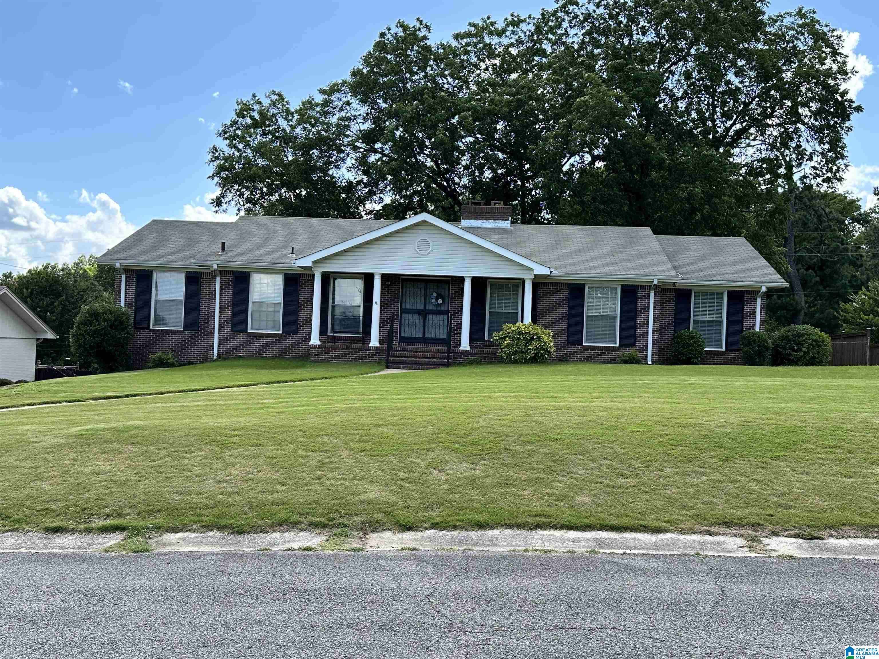 Vestavia Hills, AL 35226,2516 WOODMERE DRIVE