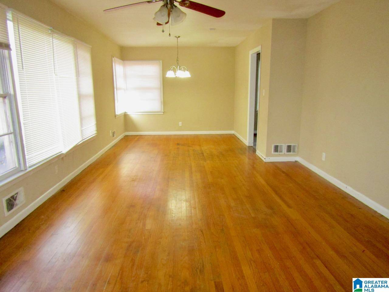 Fairfield, AL 35064,453 FOREST DRIVE