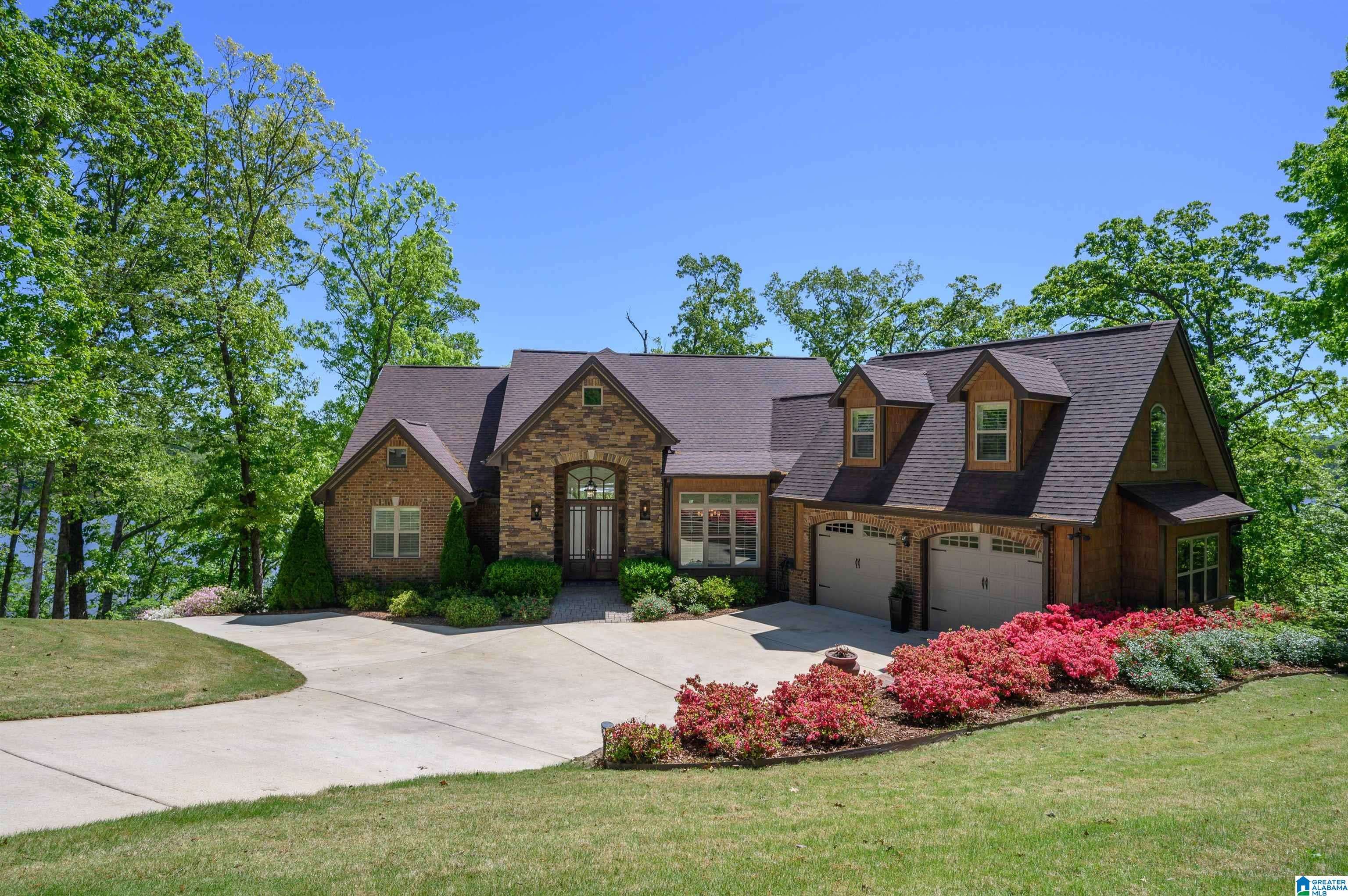 Pell City, AL 35128,705 LAKEVIEW CREST DRIVE