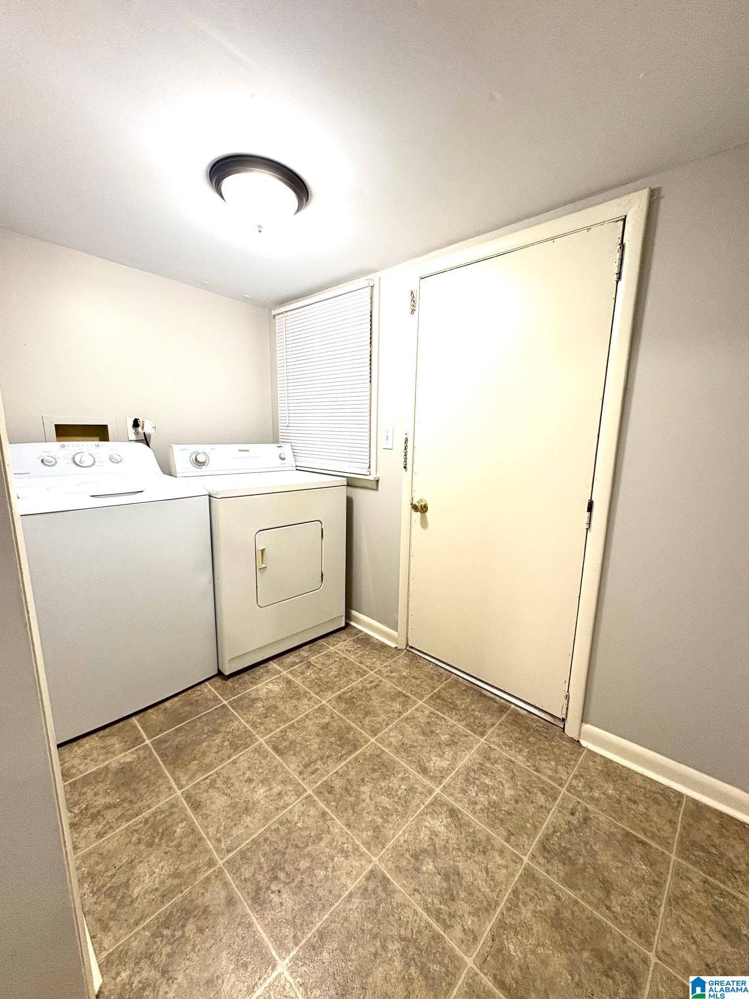 Birmingham, AL 35211,1516 16TH WAY SW