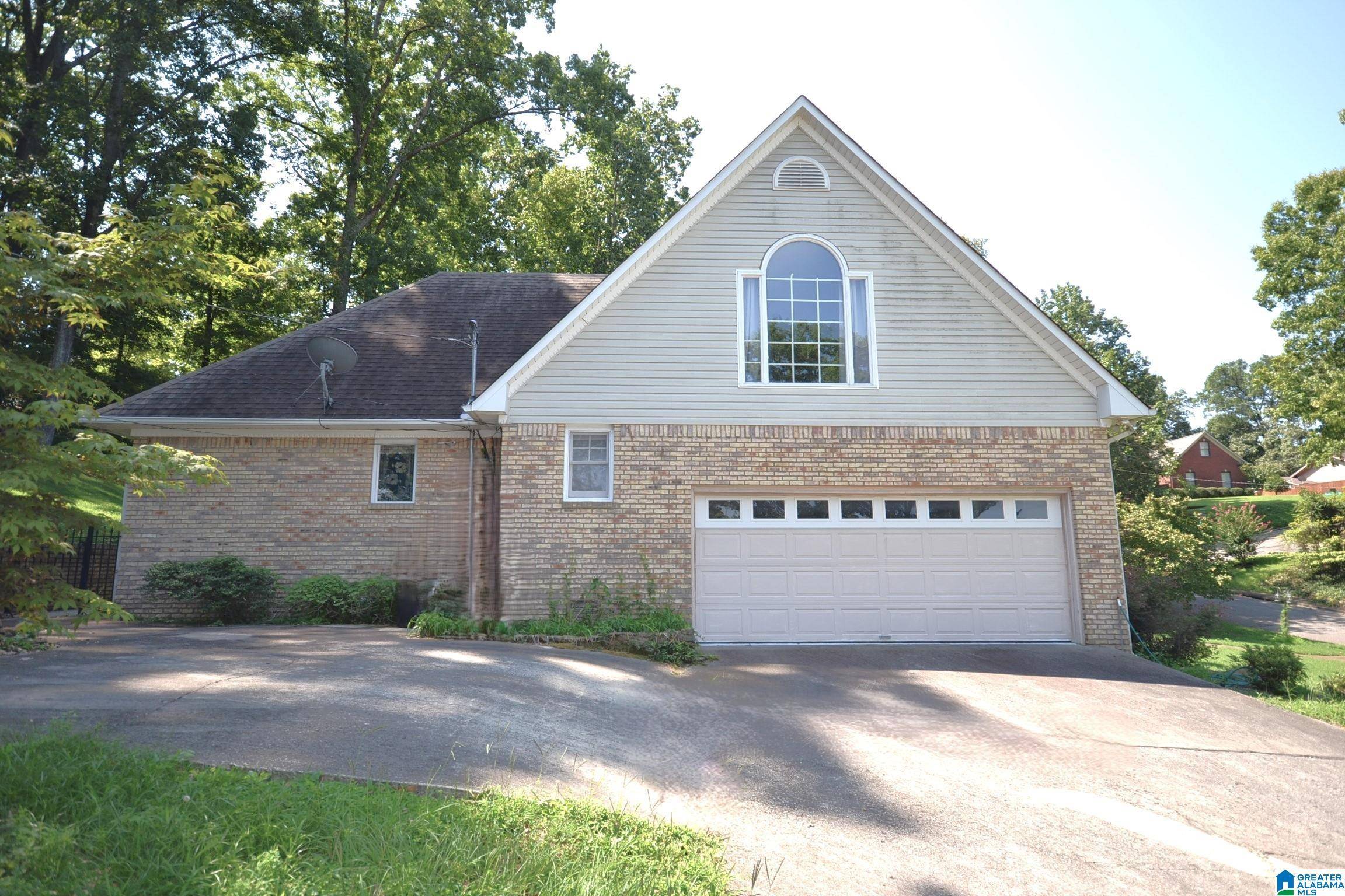 Cullman, AL 35055,720 VIOLET DRIVE