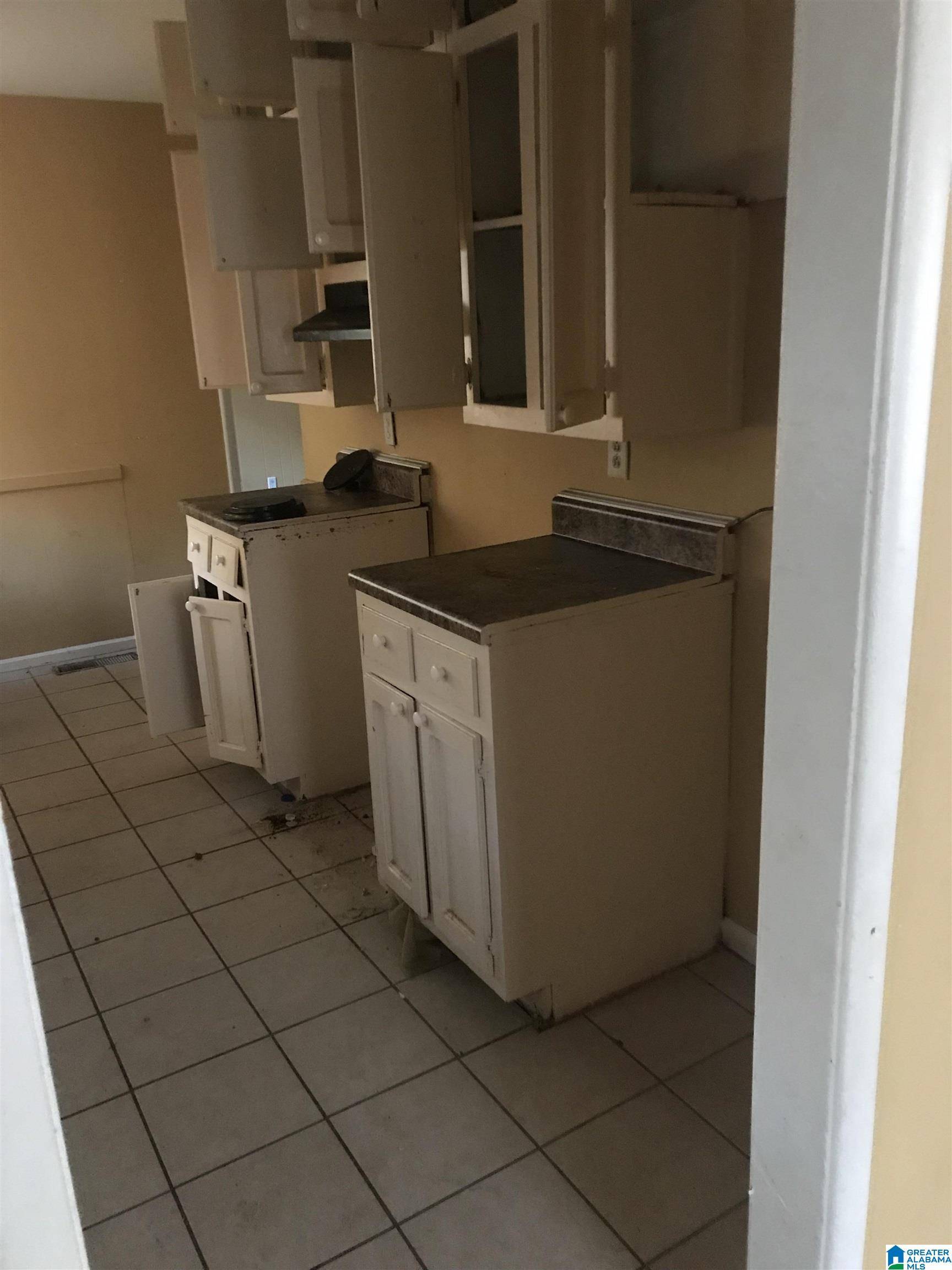 Midfield, AL 35228,204 3RD AVENUE