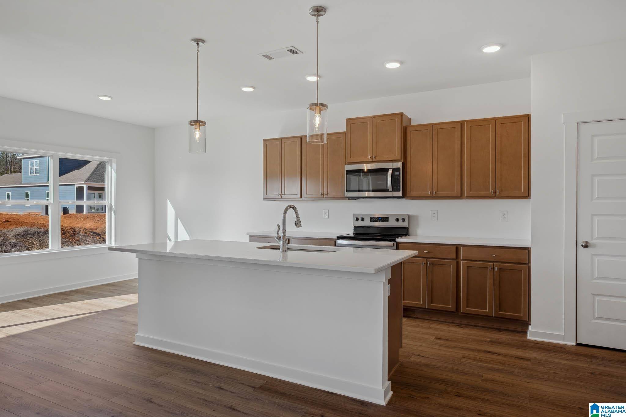 Cropwell, AL 35054,387 LAKELAND COURT