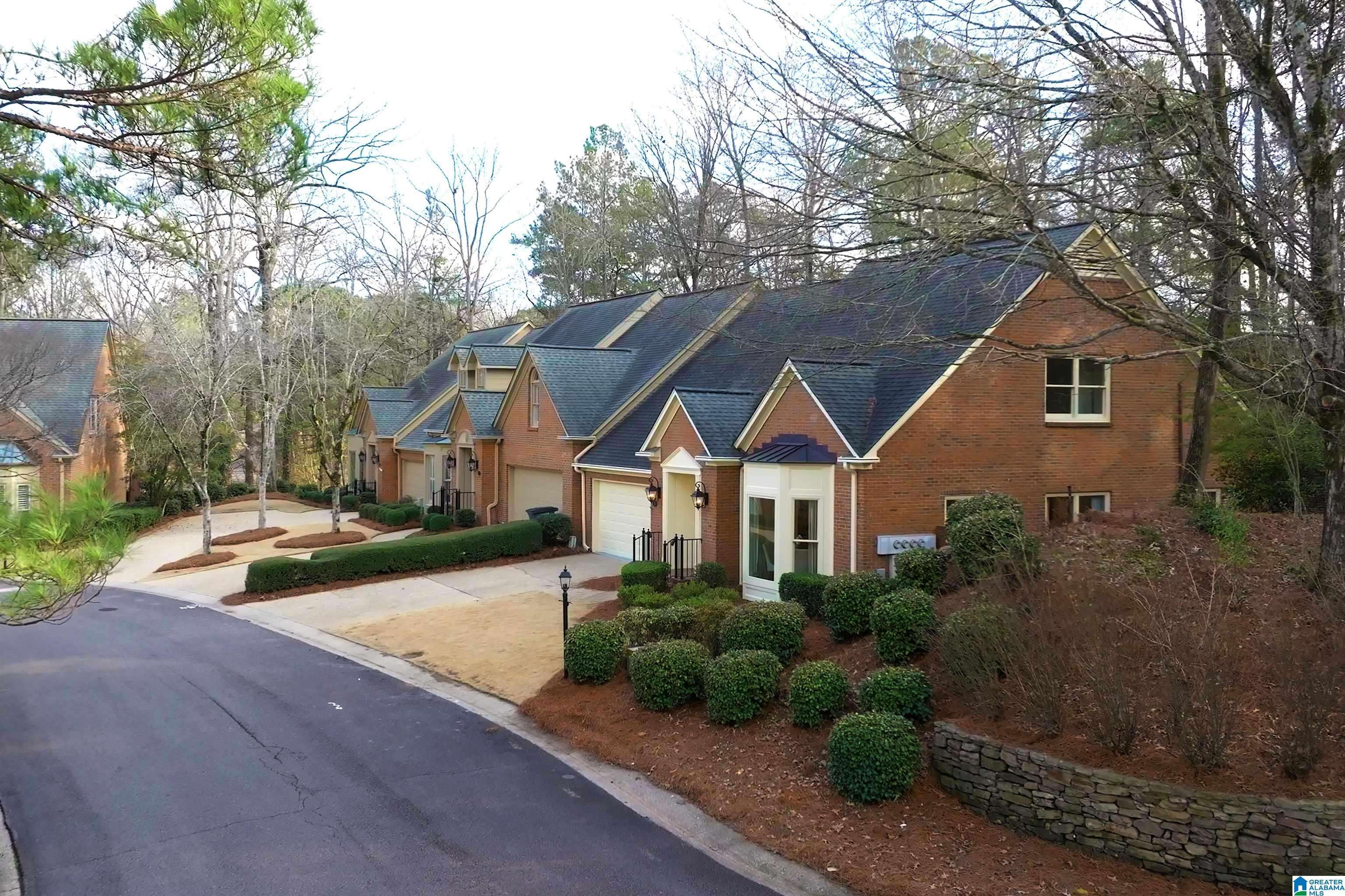 Hoover, AL 35244,13 THE OAKS CIRCLE