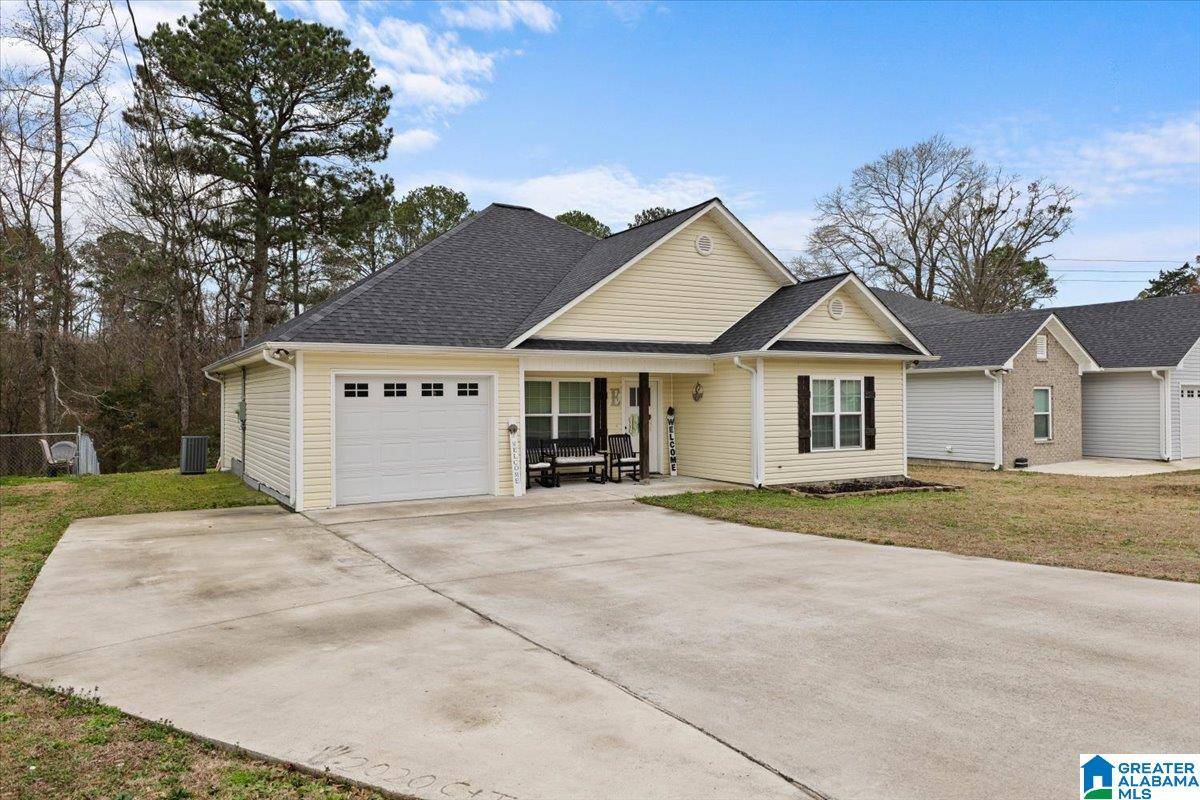 Oneonta, AL 35121,393 CENTRAL AVENUE