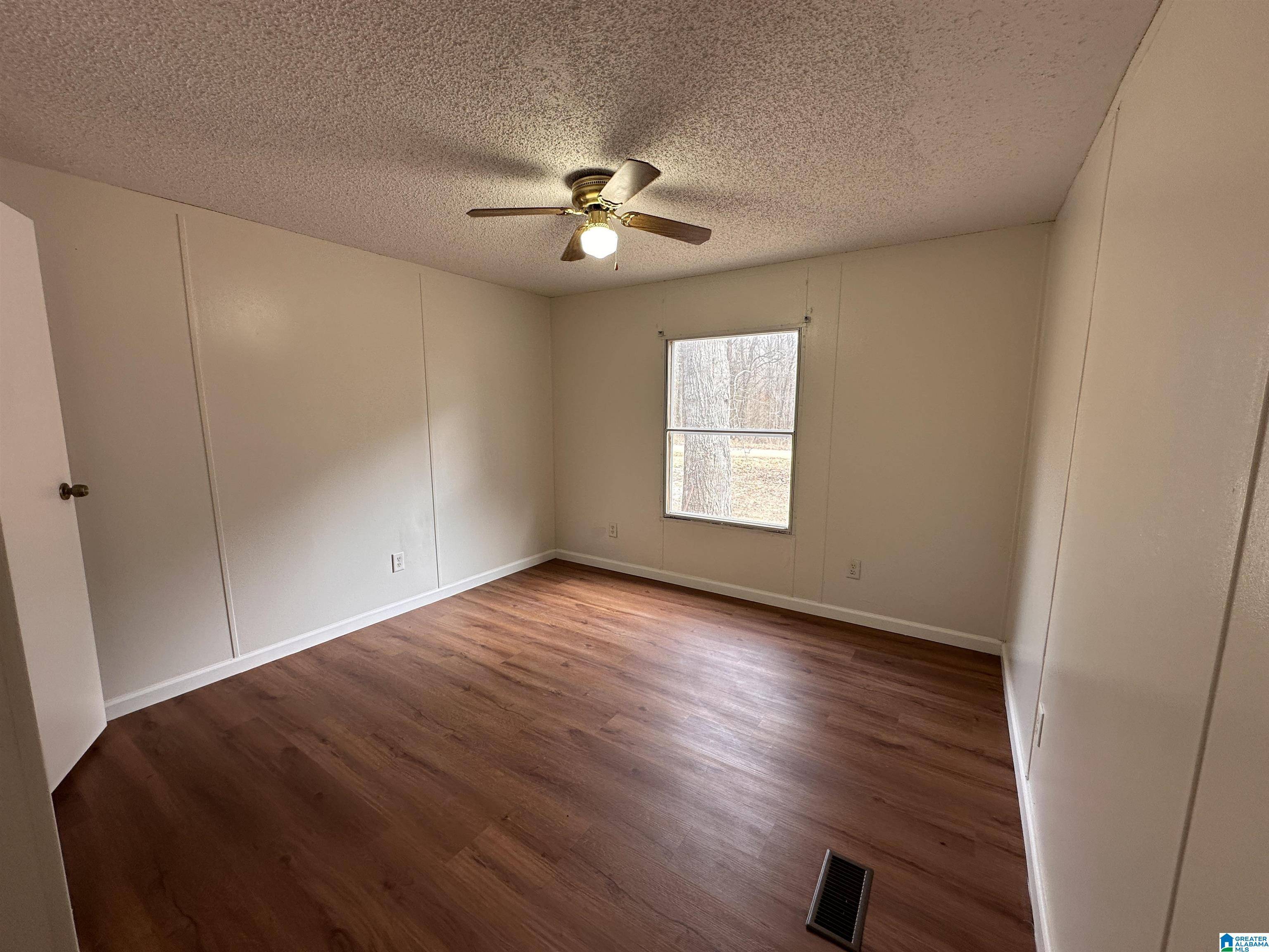 Quinton, AL 35130,208 BOAT LAUNCH ROAD