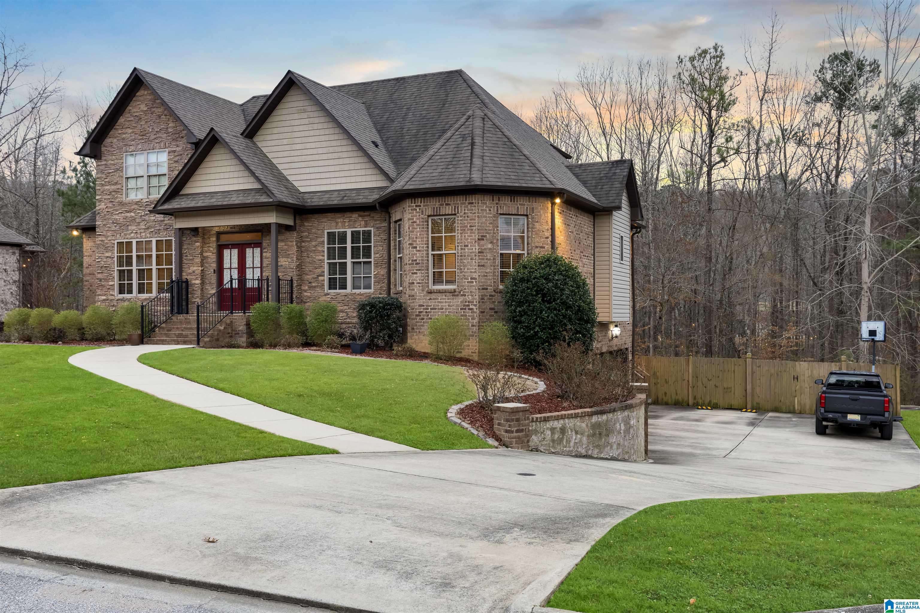 Pelham, AL 35124,237 GREY OAKS COURT