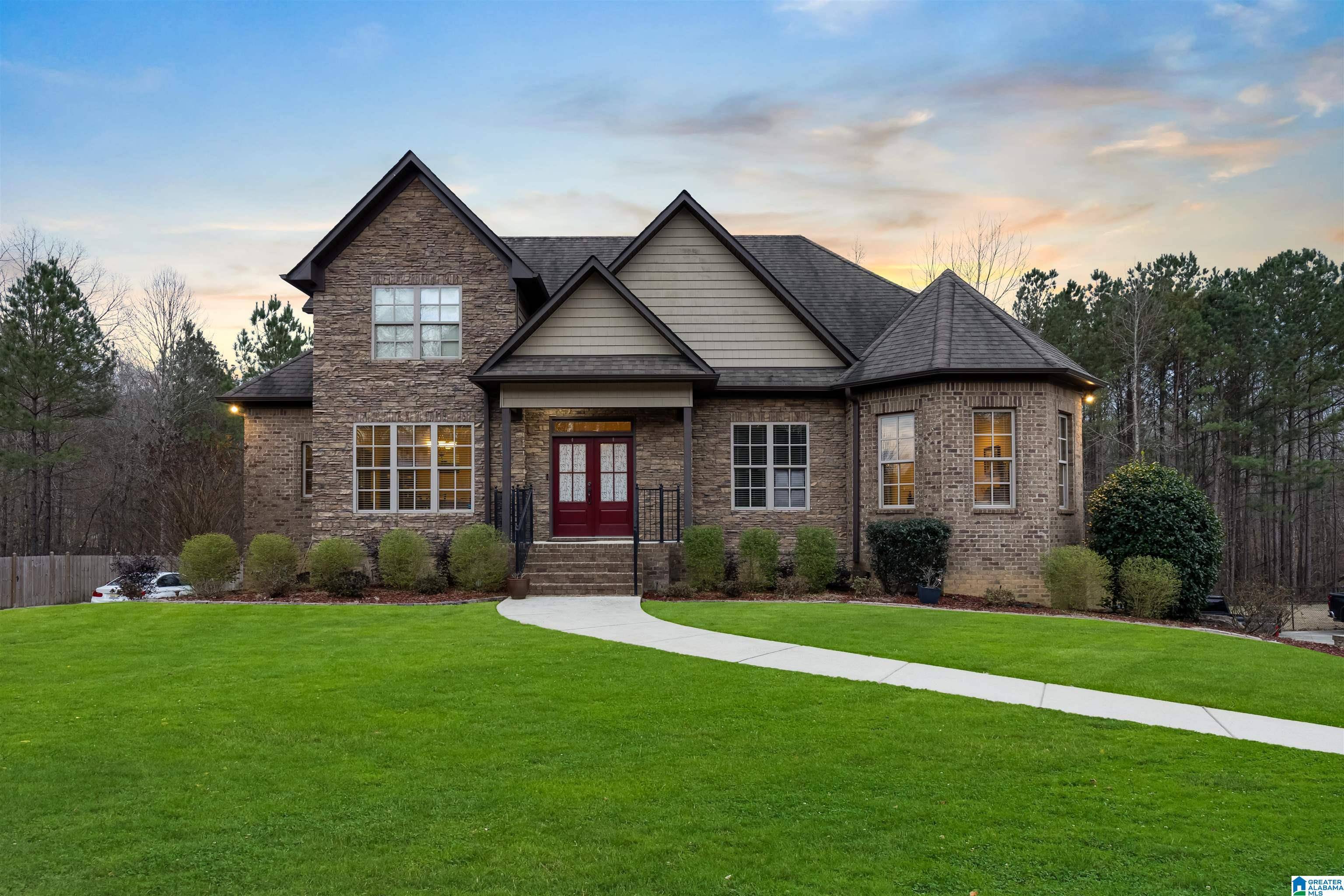 Pelham, AL 35124,237 GREY OAKS COURT