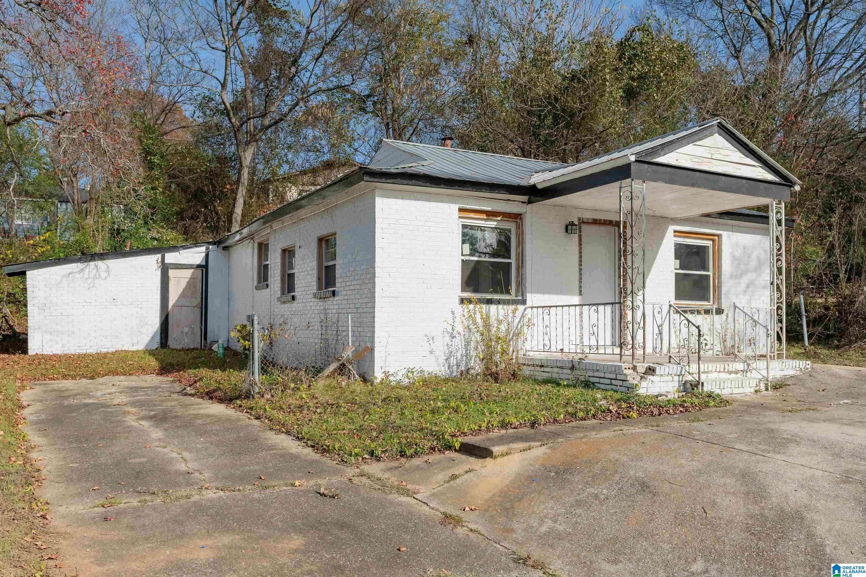 Birmingham, AL 35211,224 EAST ANN DRIVE