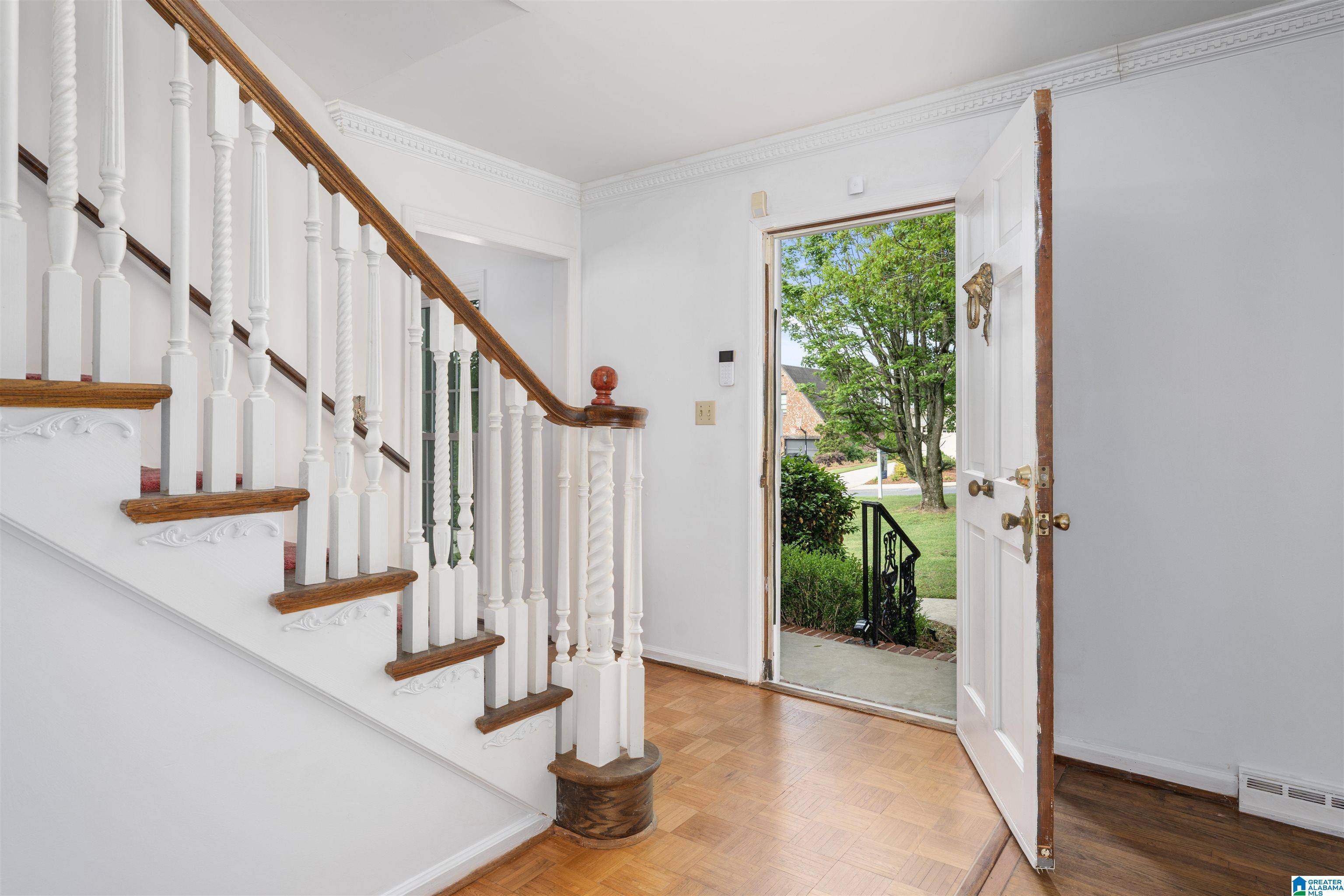 Vestavia Hills, AL 35216,913 CHESTNUT STREET