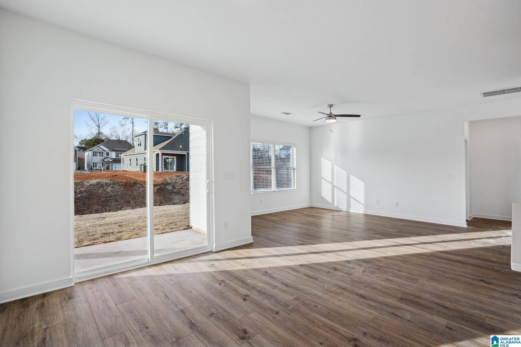 Cropwell, AL 35054,376 LAKELAND COURT