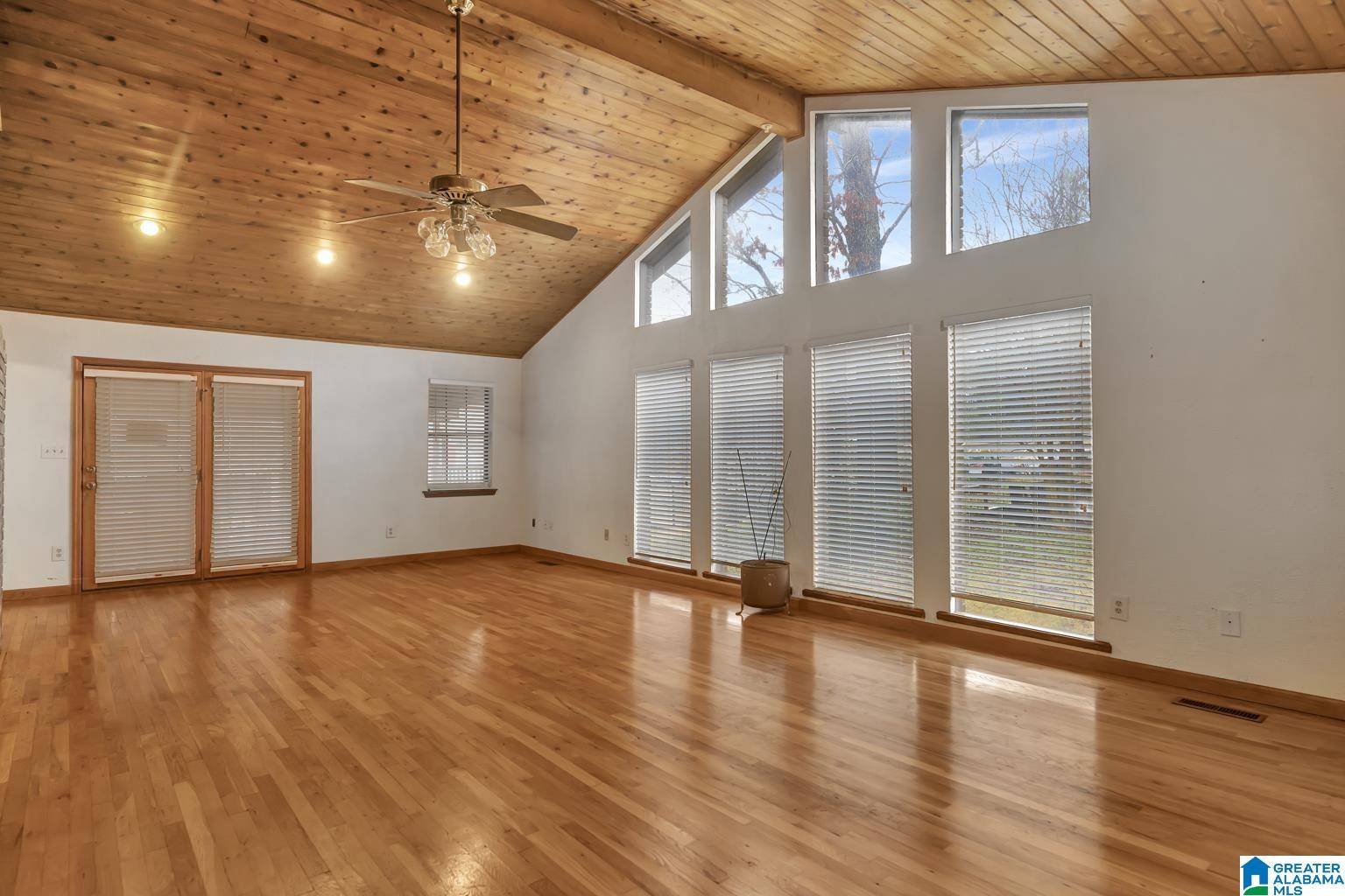 Birmingham, AL 35214,810 TUSCUMBIA DRIVE