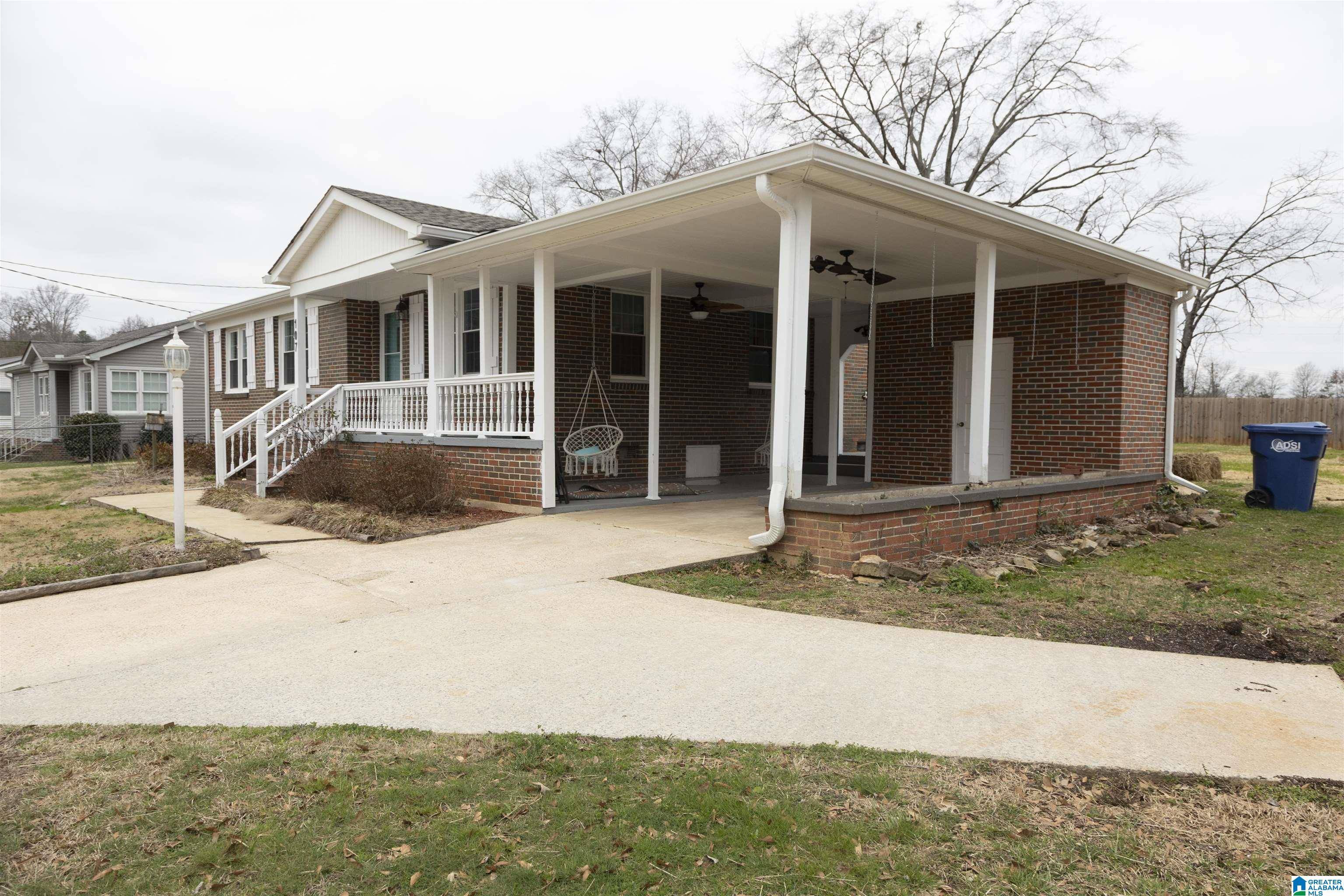 Oneonta, AL 35121,107 HENDRIX STREET S