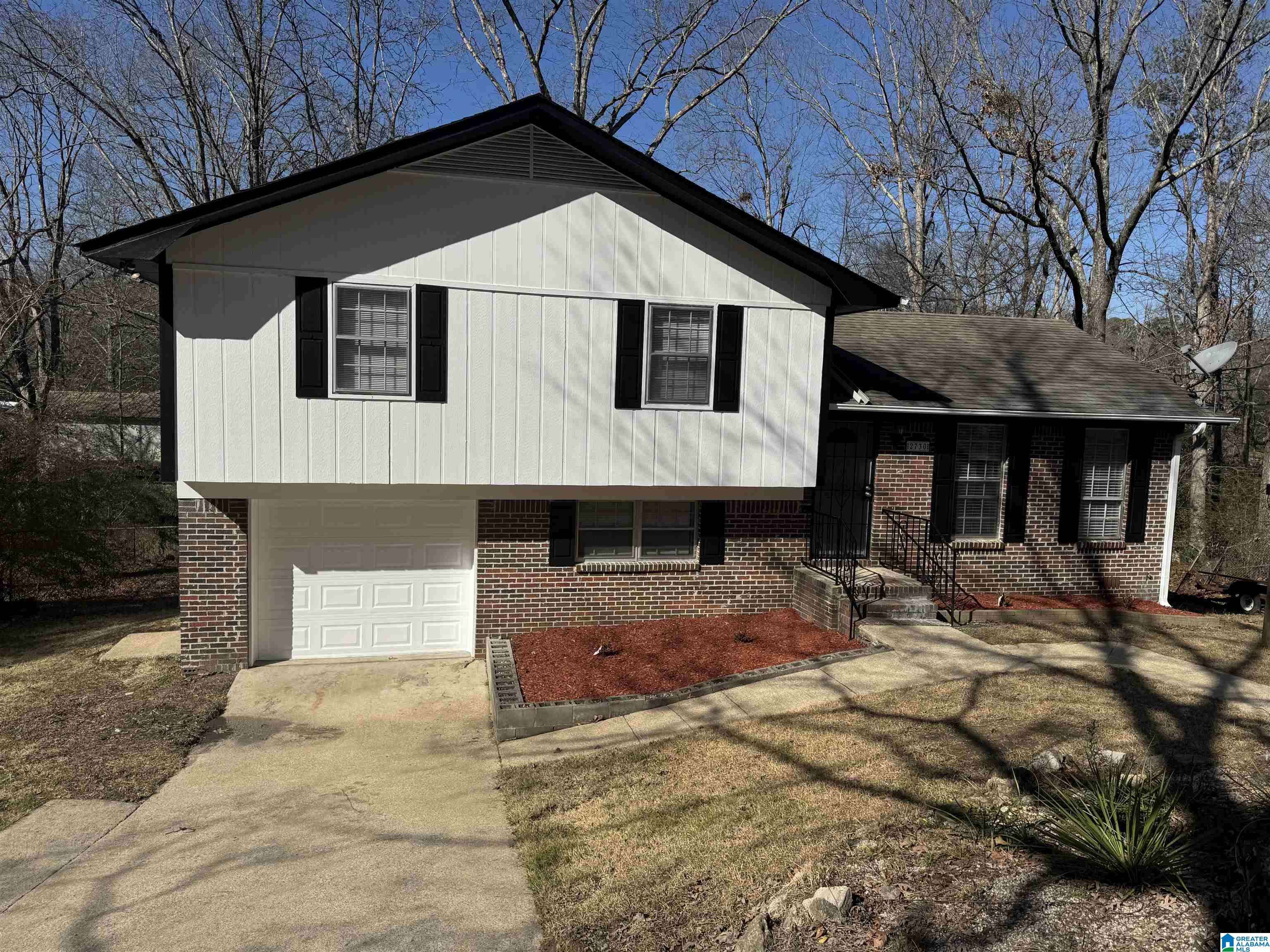 Center Point, AL 35215,2730 6TH STREET NE