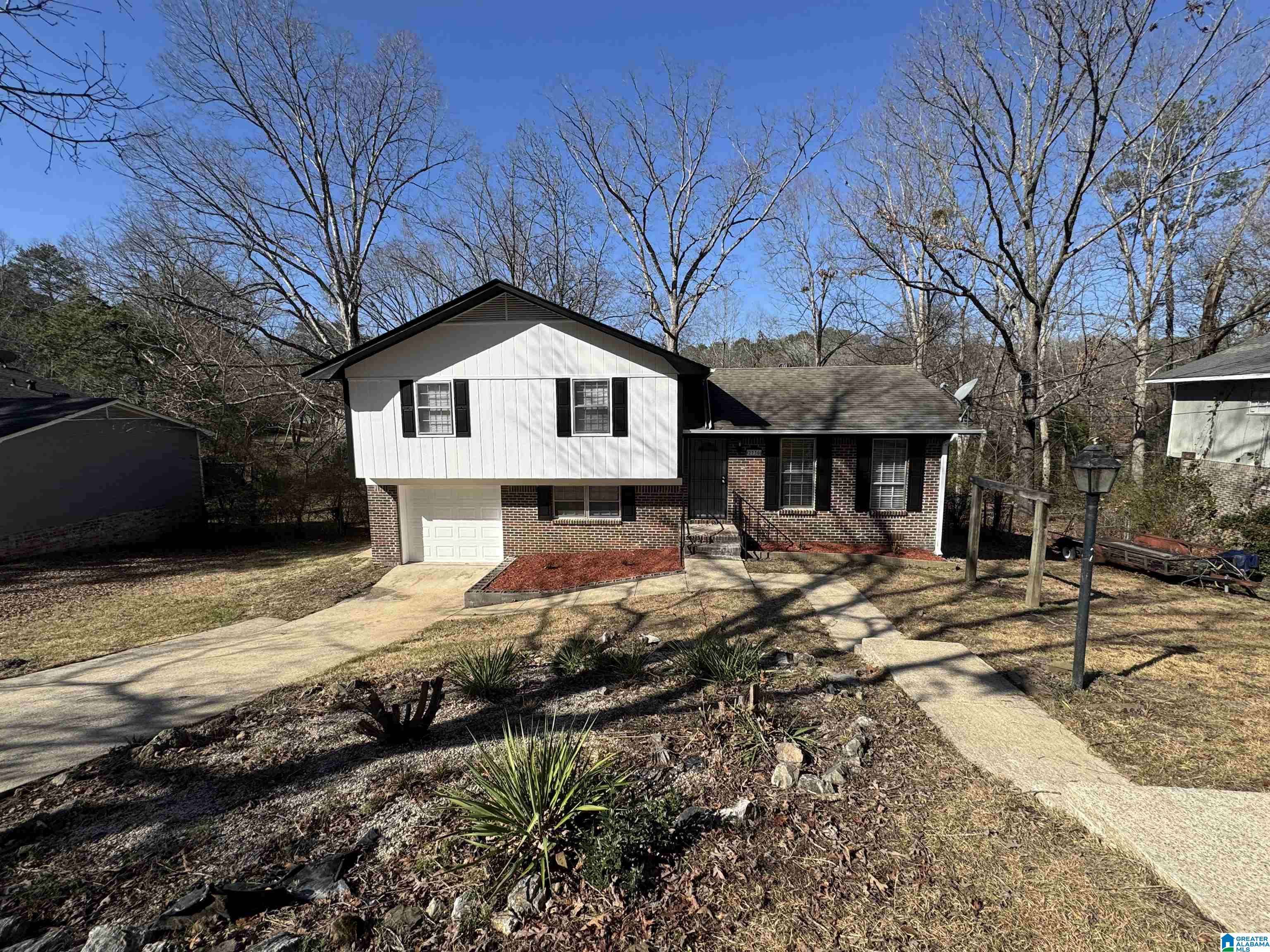 Center Point, AL 35215,2730 6TH STREET NE