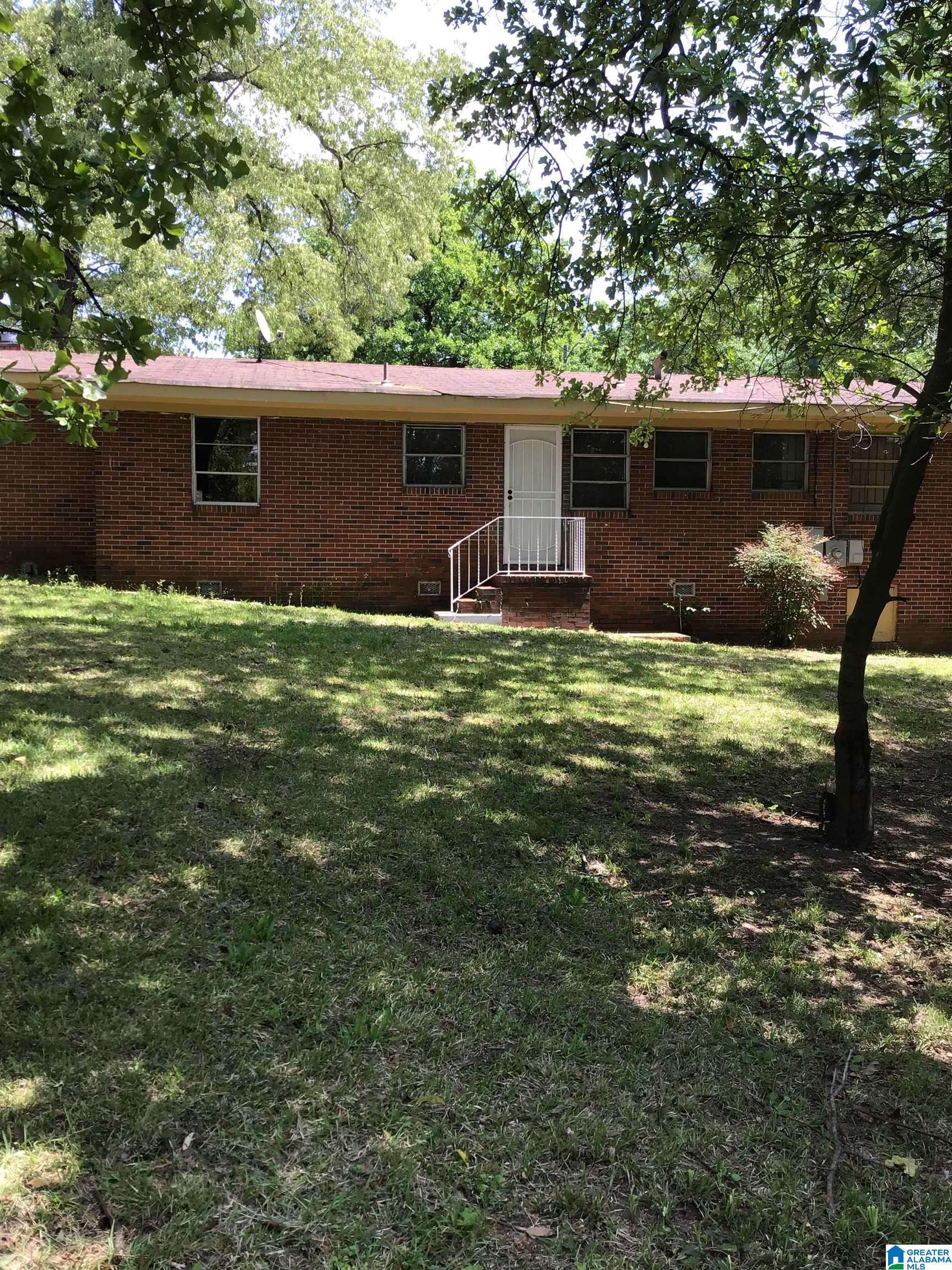 Fairfield, AL 35064,712 OAKLAND DRIVE