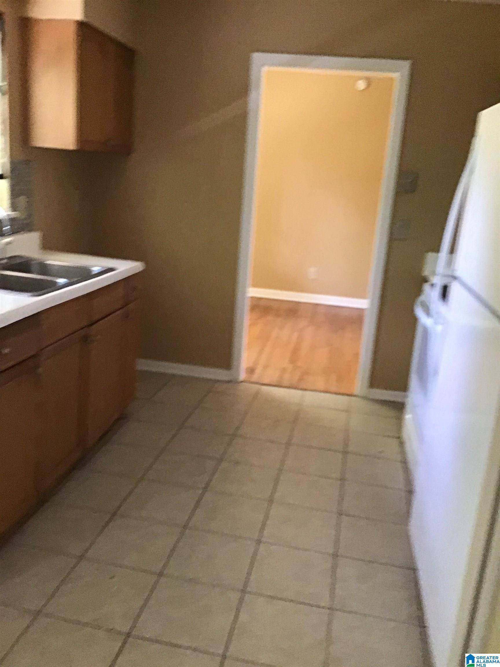 Fairfield, AL 35064,712 OAKLAND DRIVE