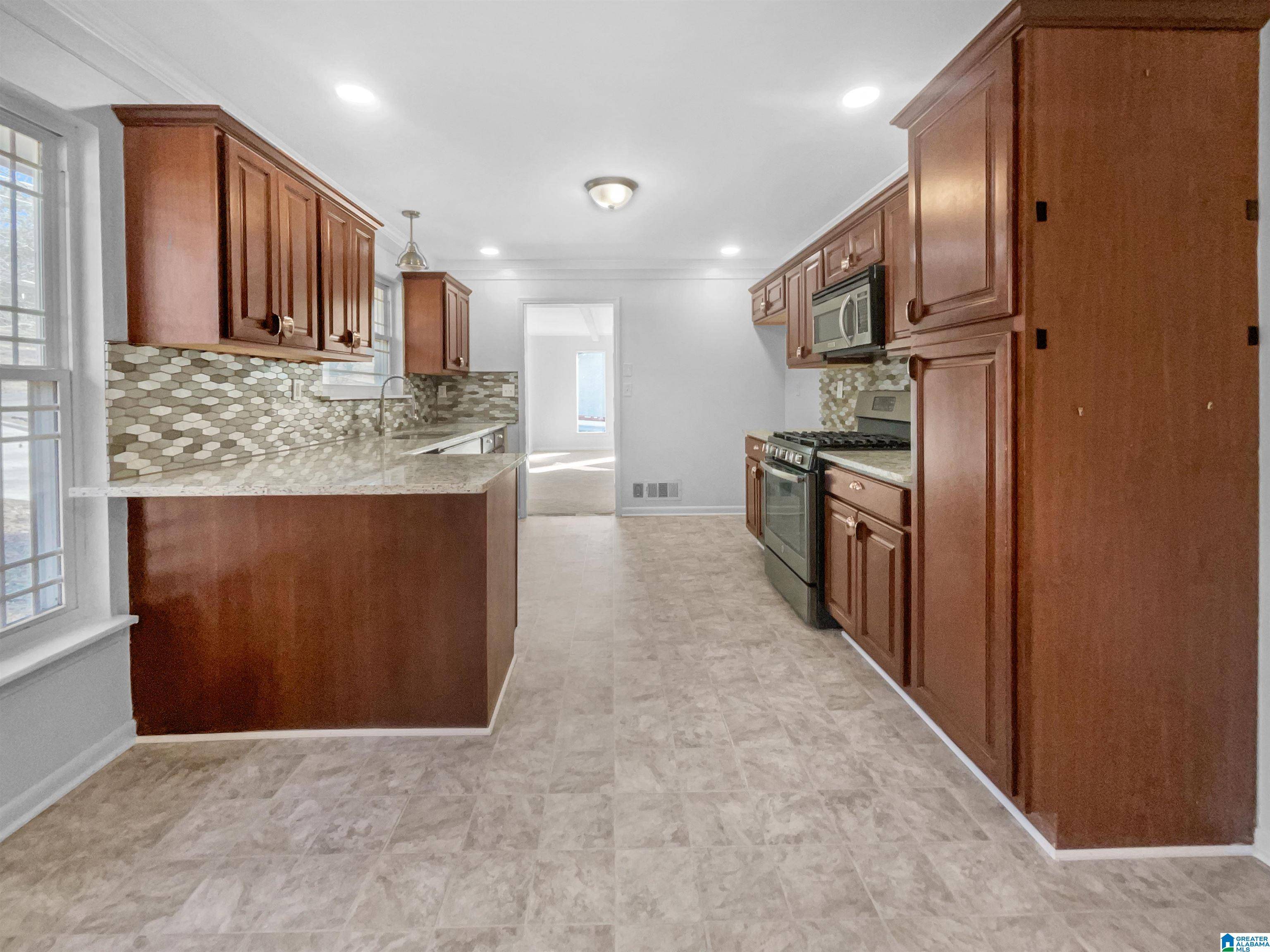 Hoover, AL 35226,1909 WISTERWOOD DRIVE
