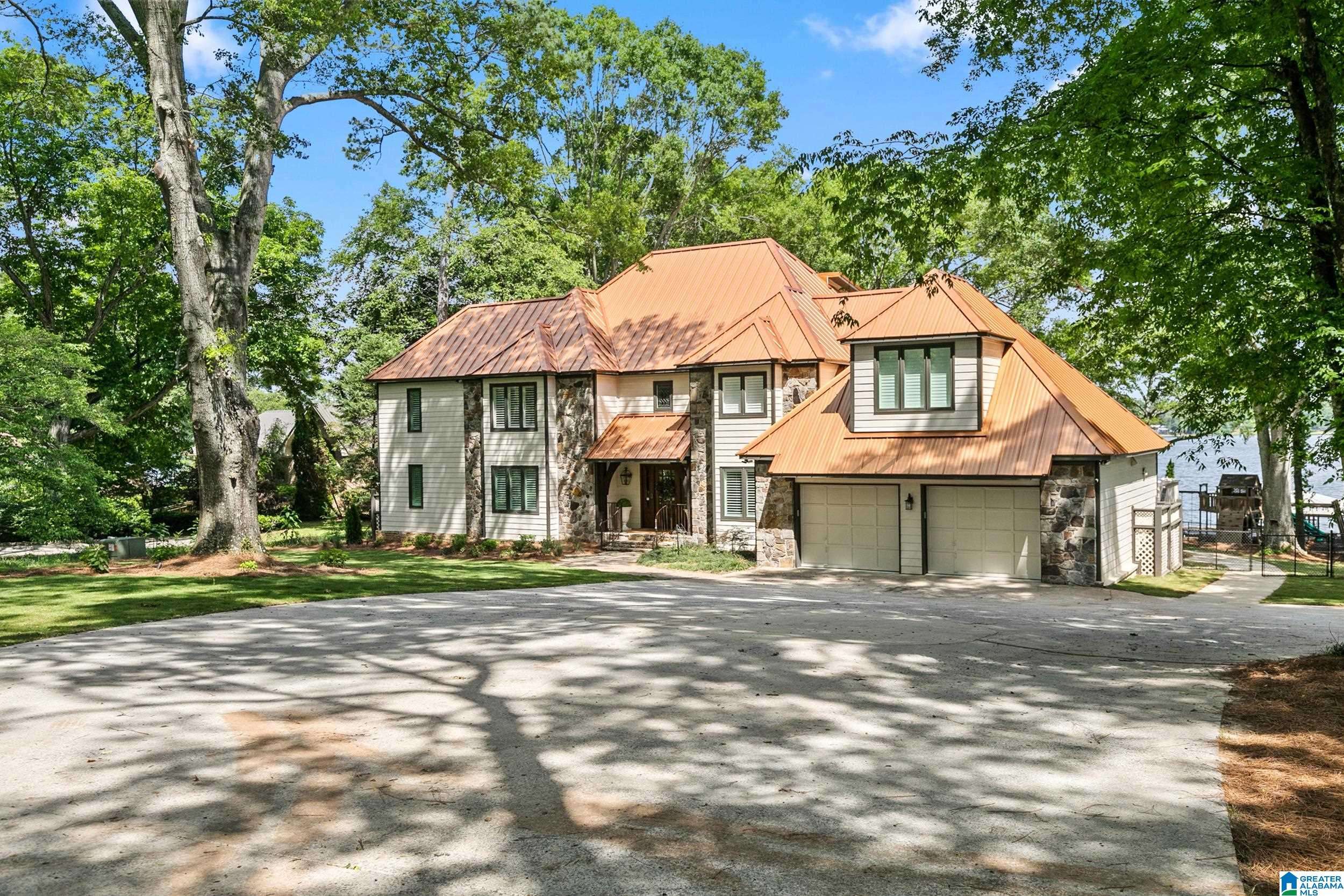 Cropwell, AL 35054,890 RIVER OAKS DRIVE