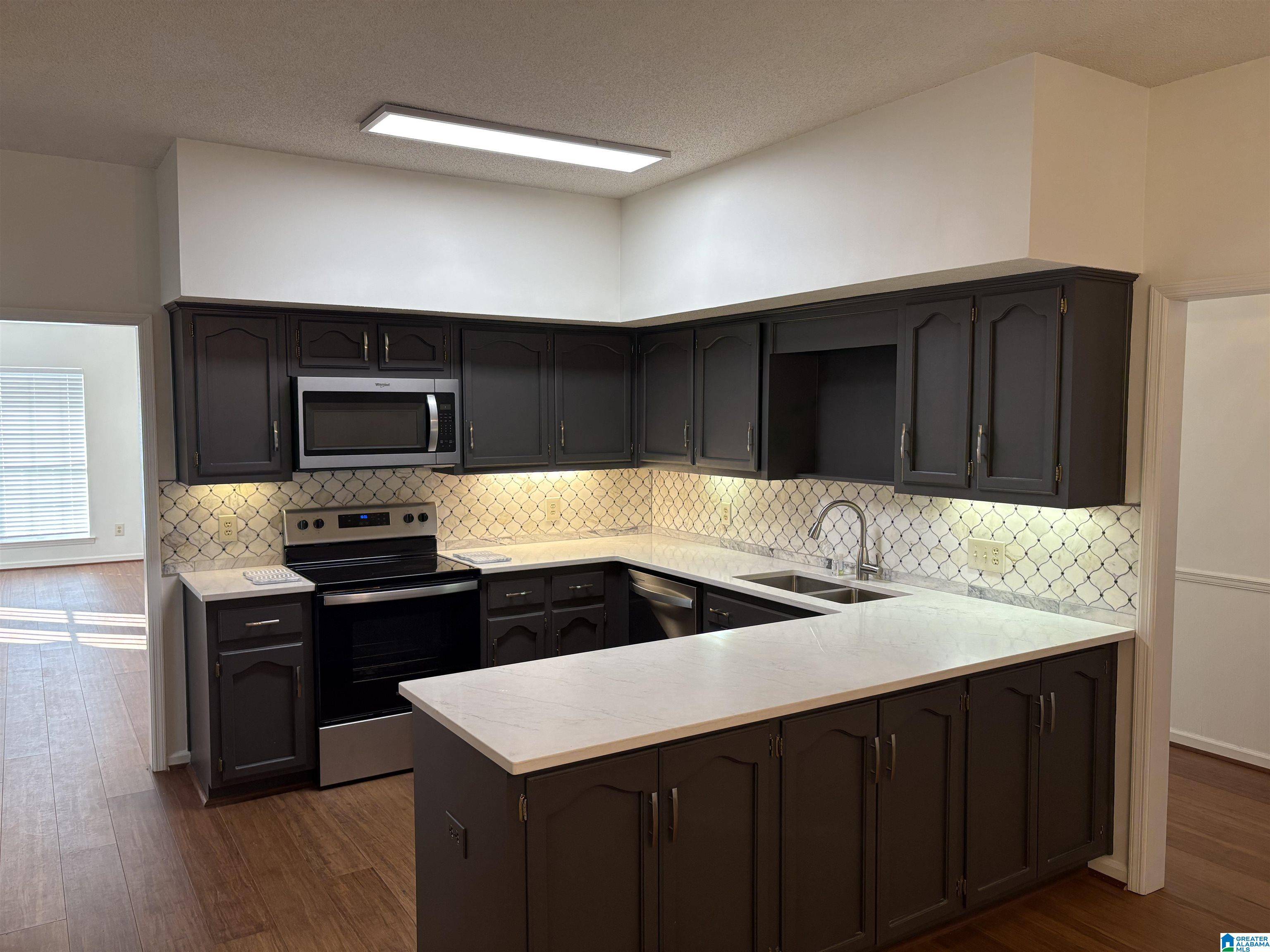 Vestavia Hills, AL 35243,3905 KNOLLWOOD TRACE