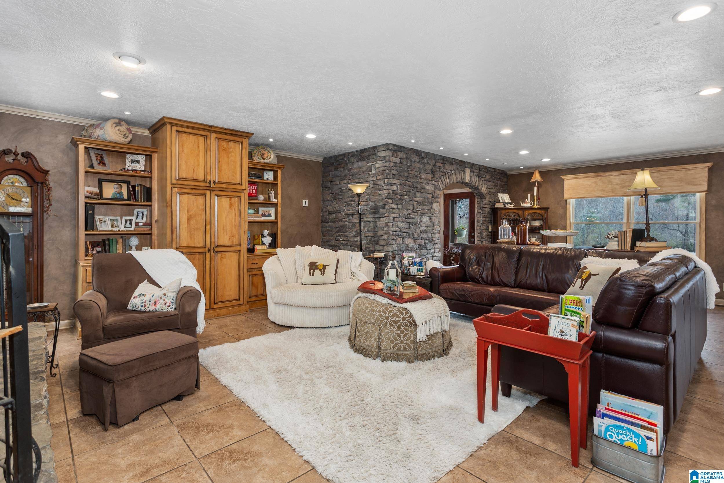 Anniston, AL 36207,115 SANDY LANE