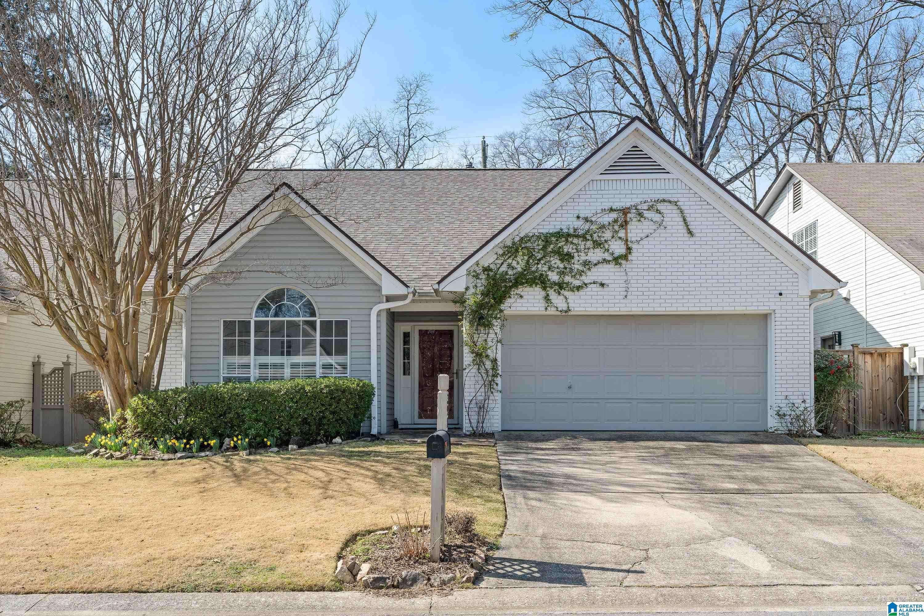 Vestavia Hills, AL 35243,3917 KNOLLWOOD TRACE