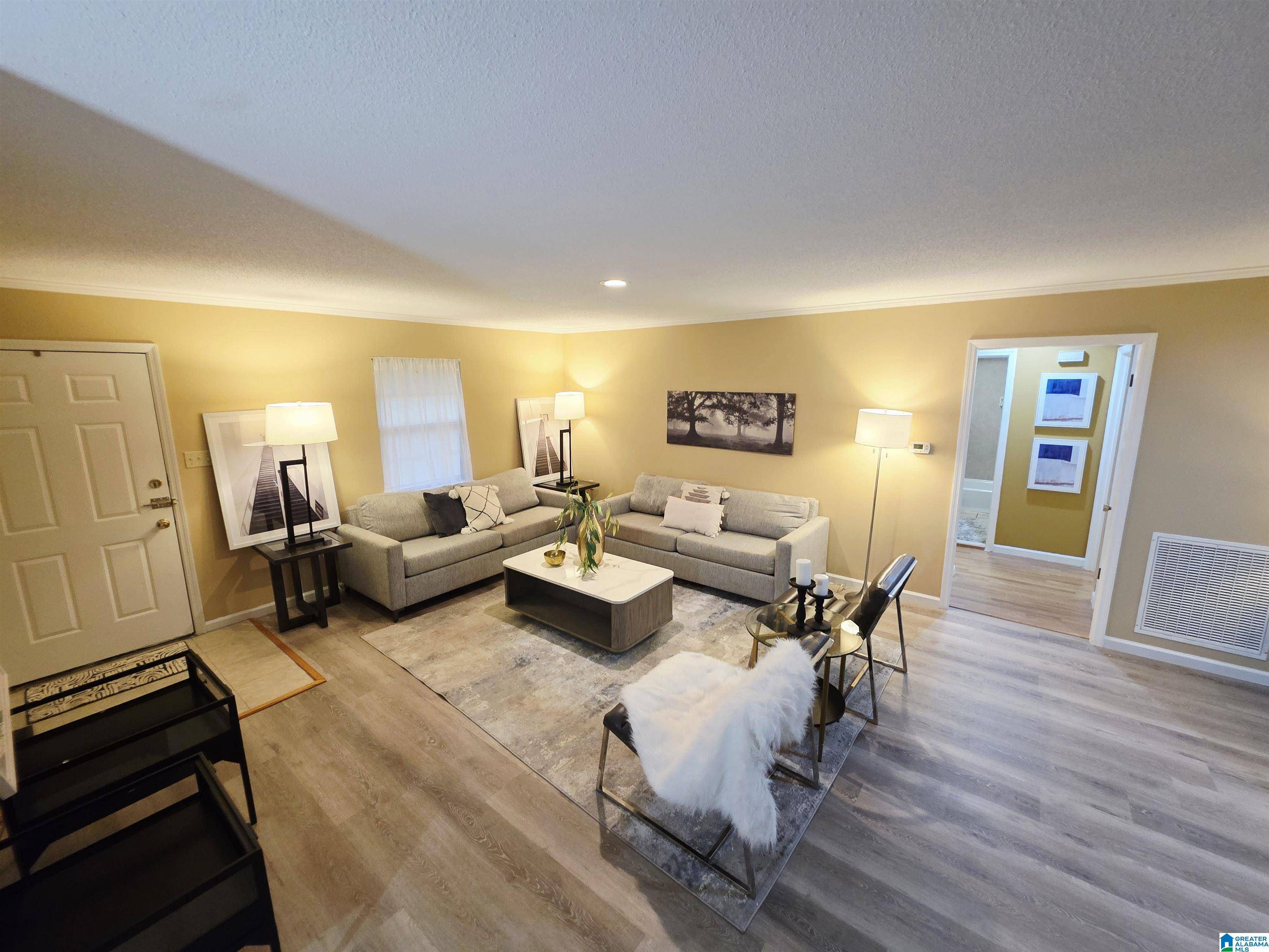 Center Point, AL 35215,823 SUNNY LANE DRIVE