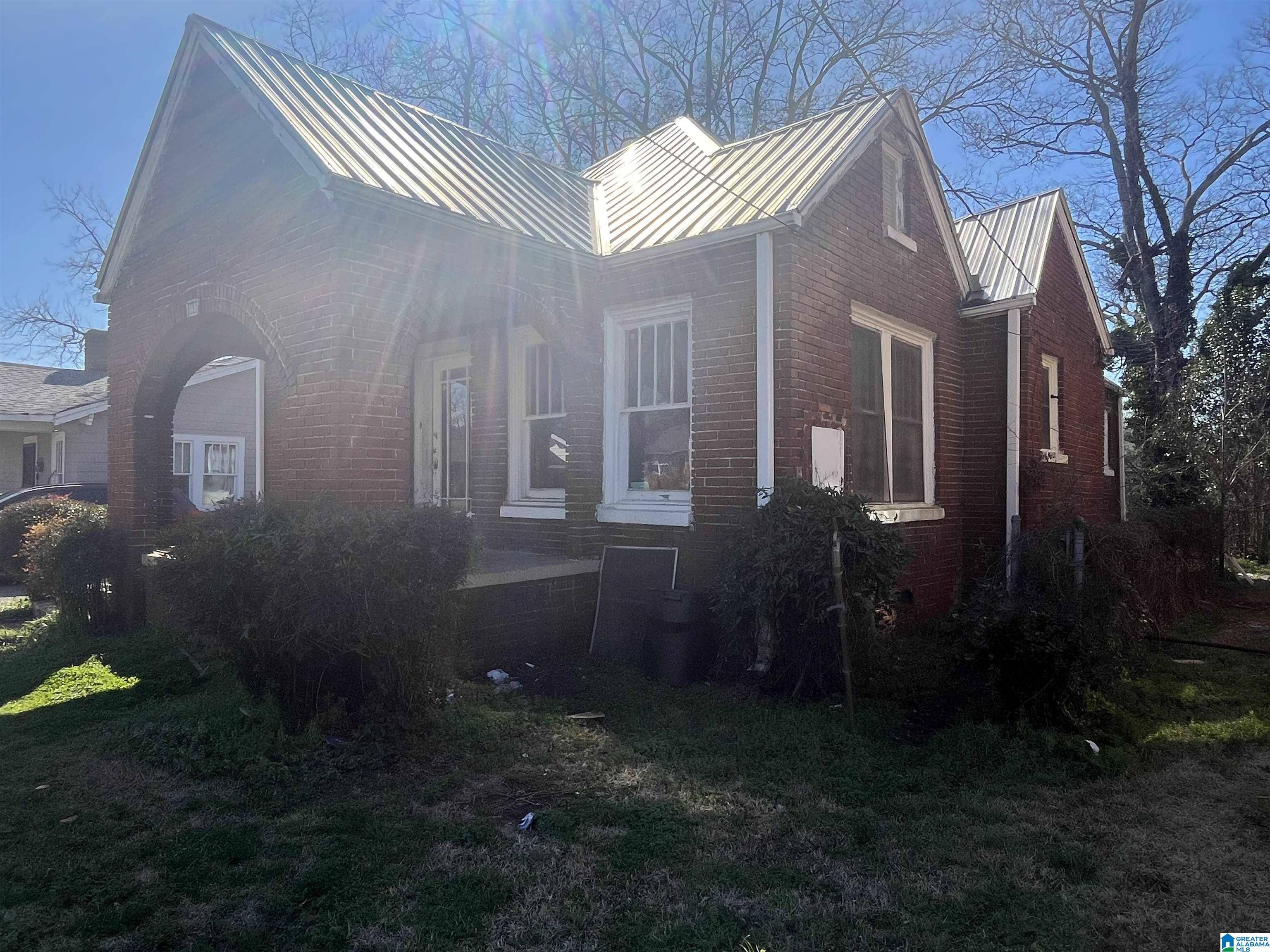 Birmingham, AL 35211,1432 19TH PLACE SW