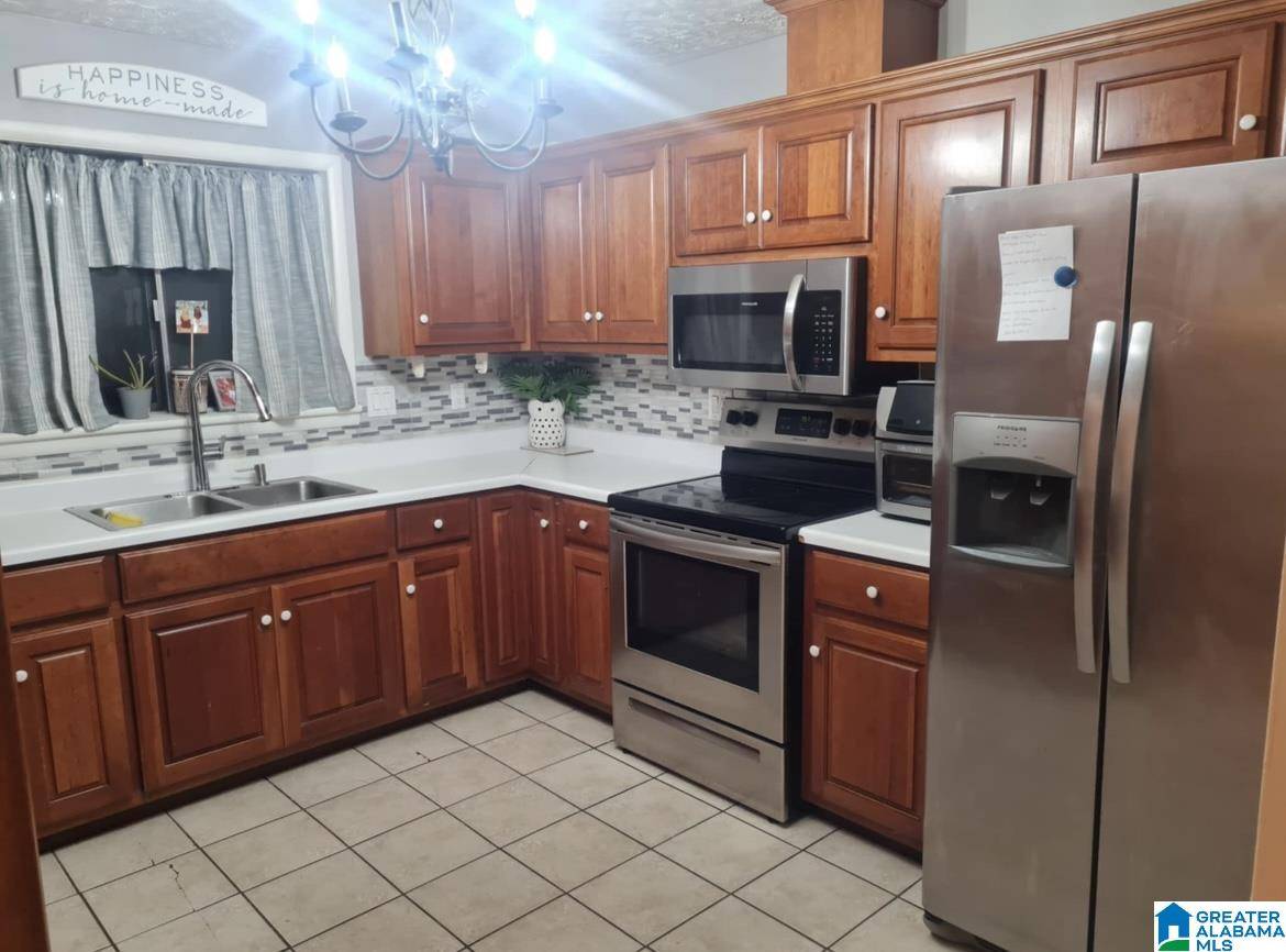 Cullman, AL 35055,1525 NW RIDGE STREET