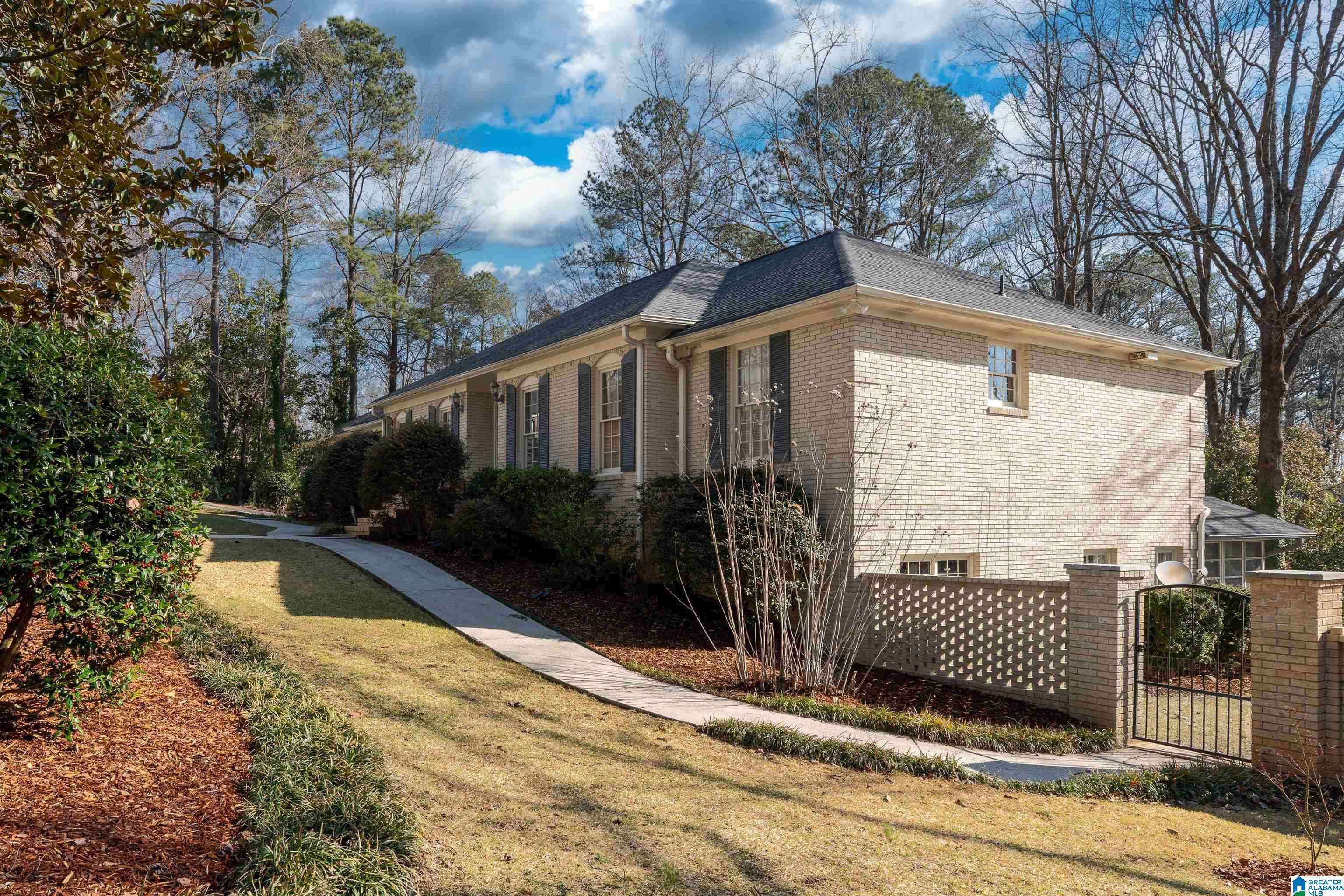 Mountain Brook, AL 35243,3438 RIVER BEND ROAD