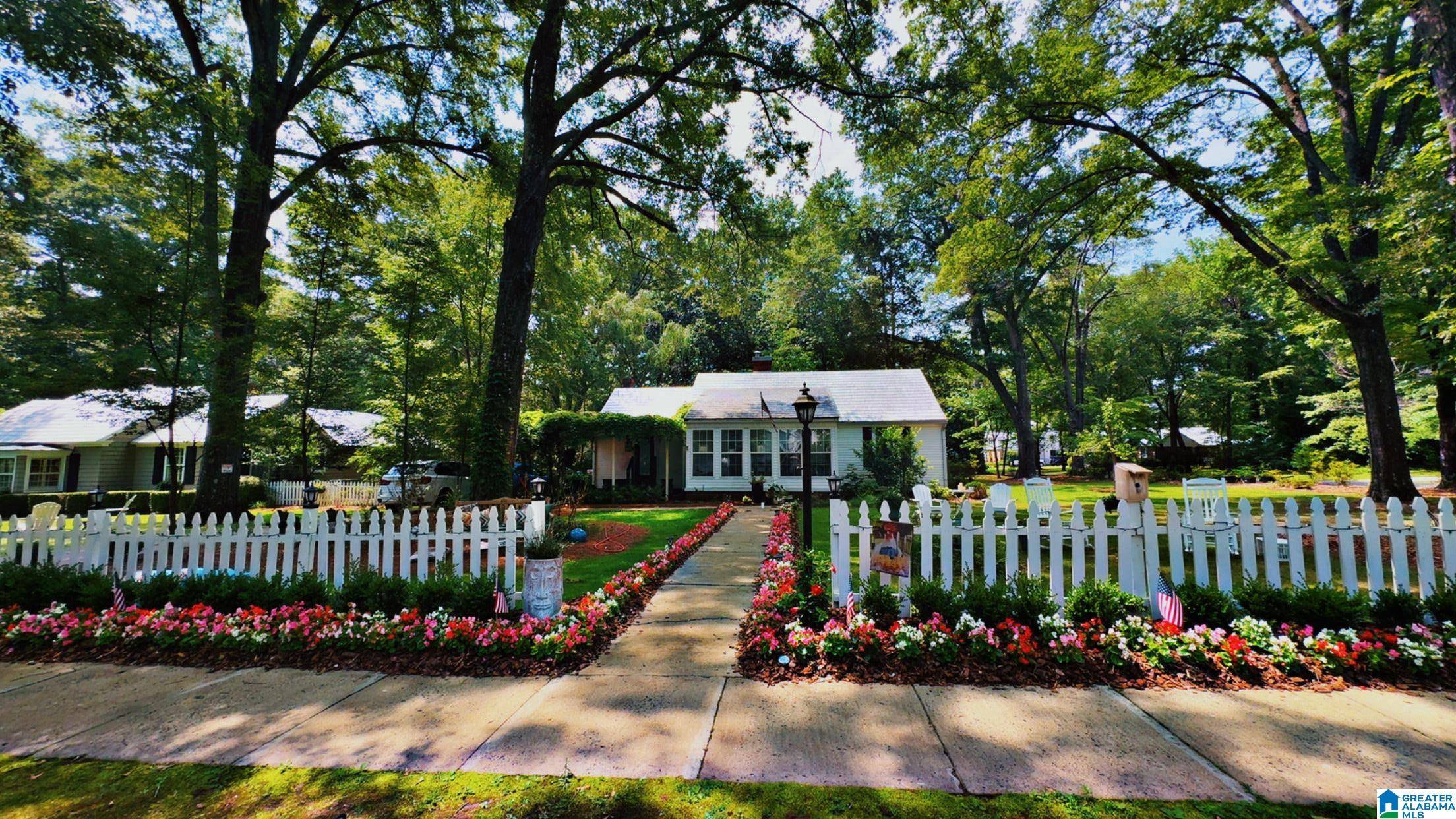Trussville, AL 35173,217 BRENTWOOD AVENUE